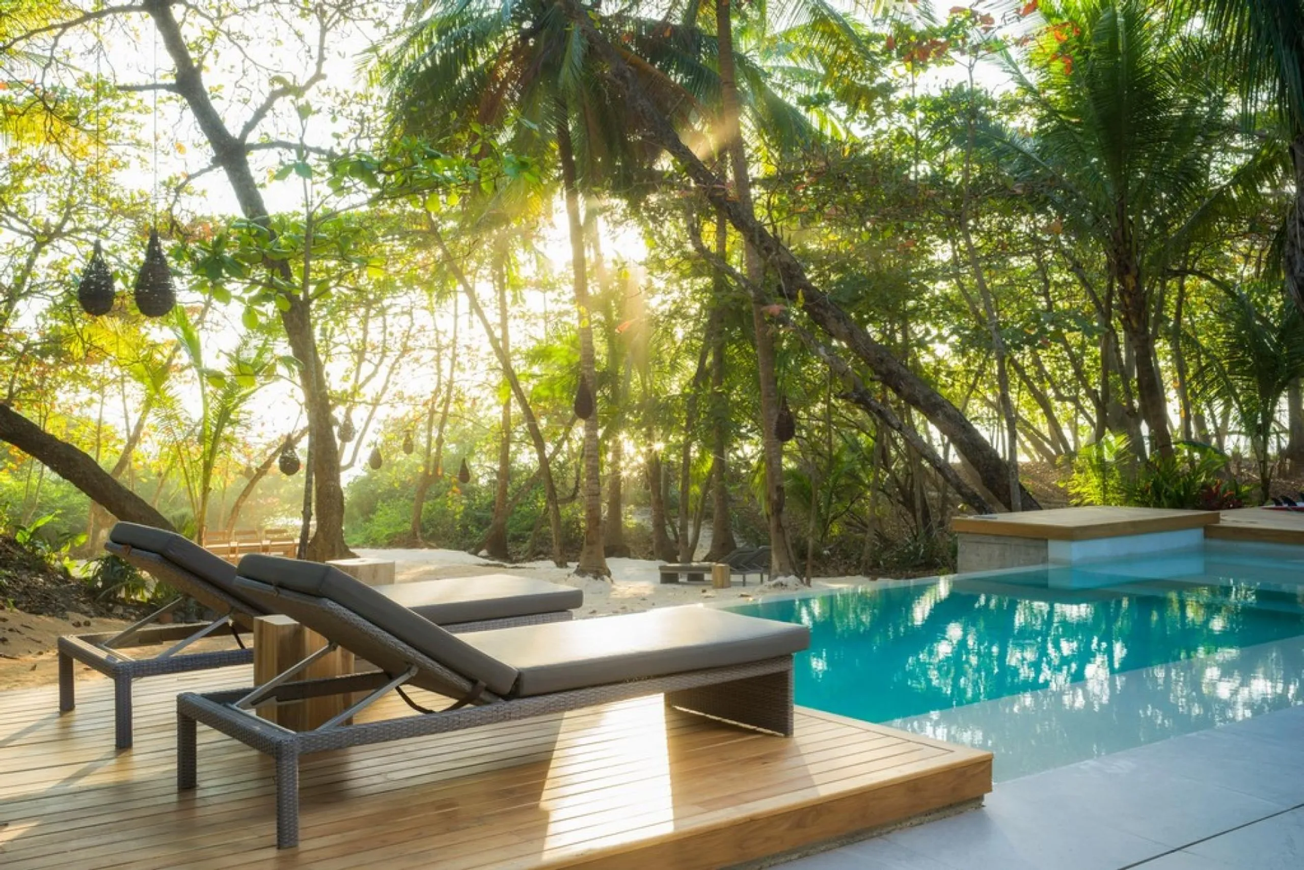 Ultra-Modern Hippie Chic Beachfront Estate with Infinity Pool — photograph 5