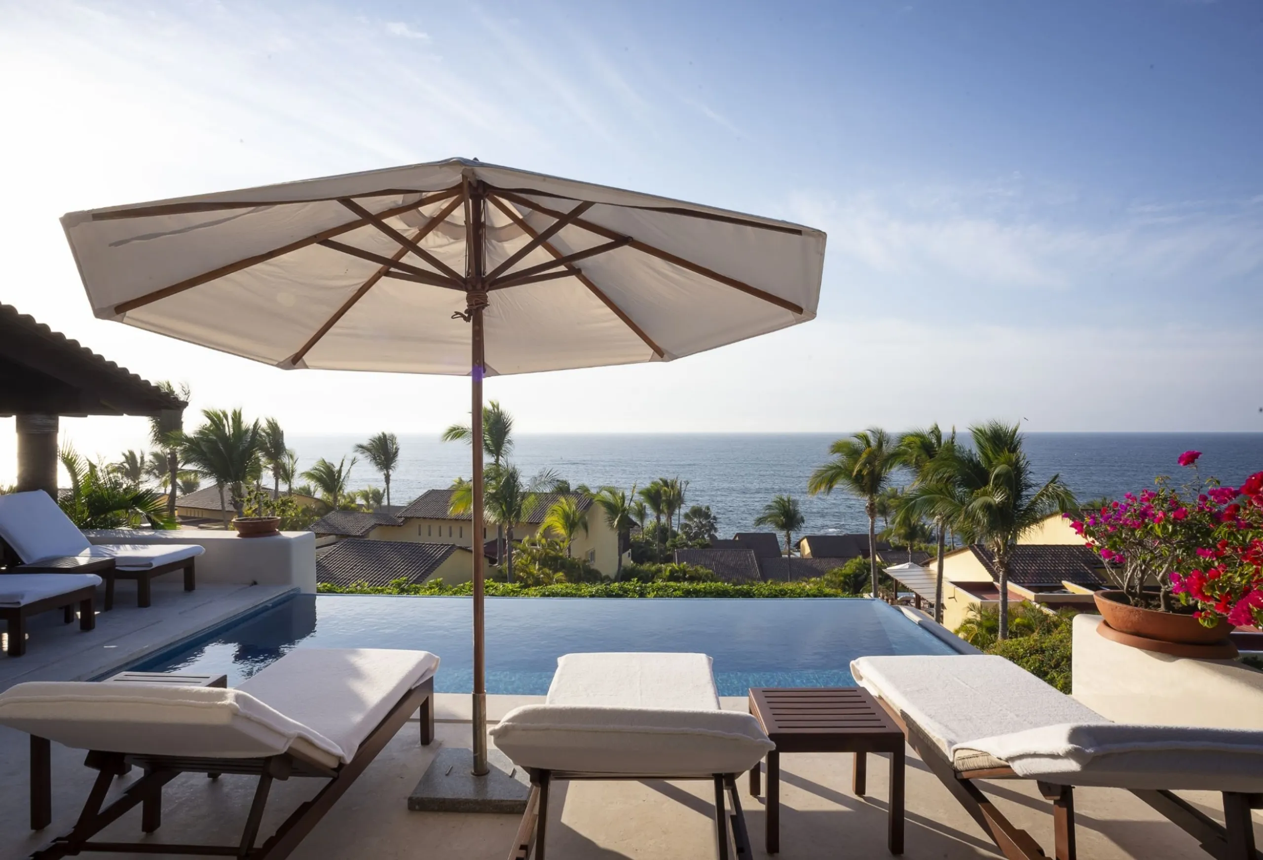 Prestigious Four Seasons Punta Mita Villa with Private Pool & Resort Access — photograph 3