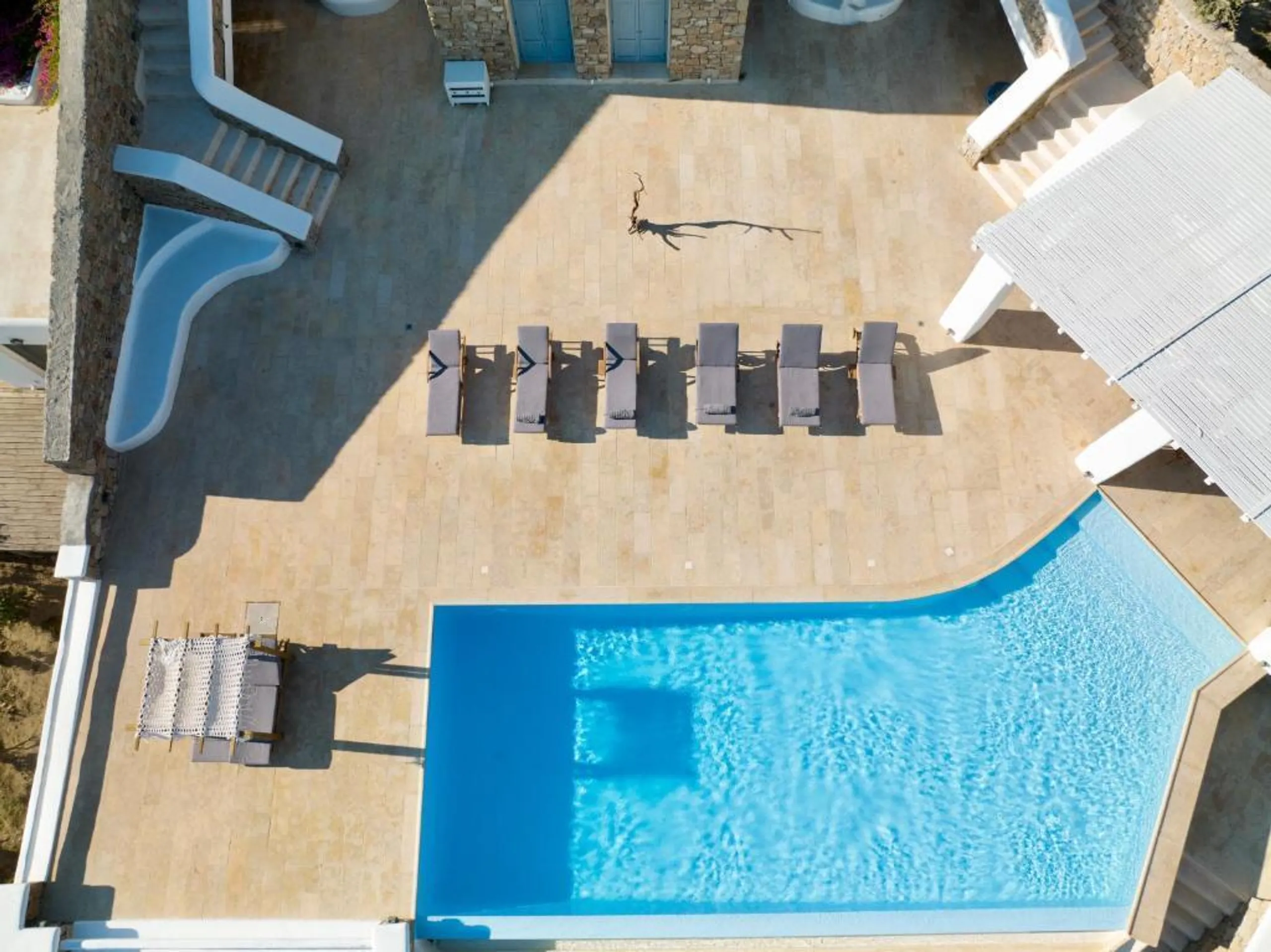Immerse Yourself in a Private Infinity Pool Villa with Breathtaking Aegean Sea Views — photograph 12