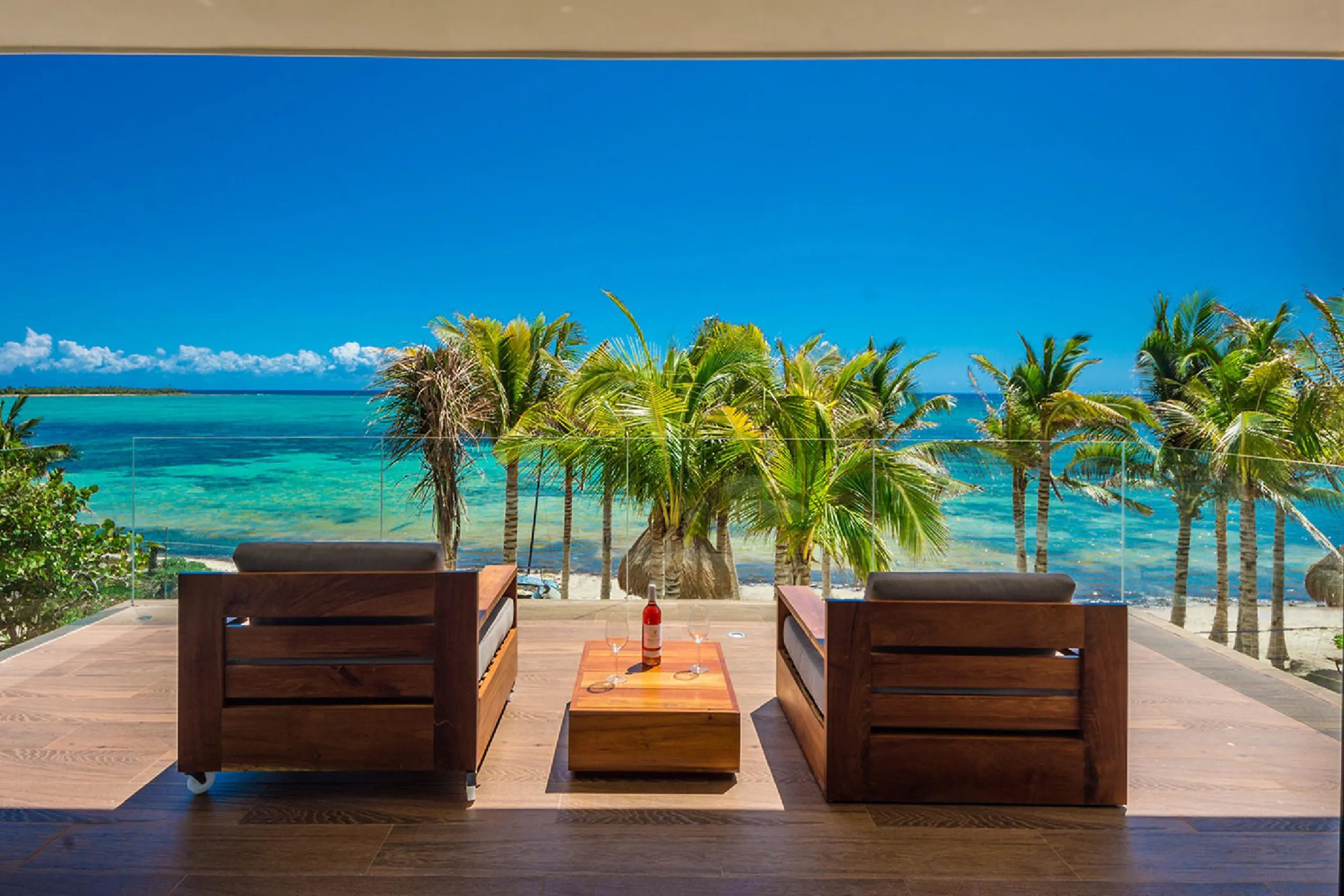 Private and Secluded Beachfront Soliman Bay Estate with 2 Private Pools and Ocean Views — photograph 3
