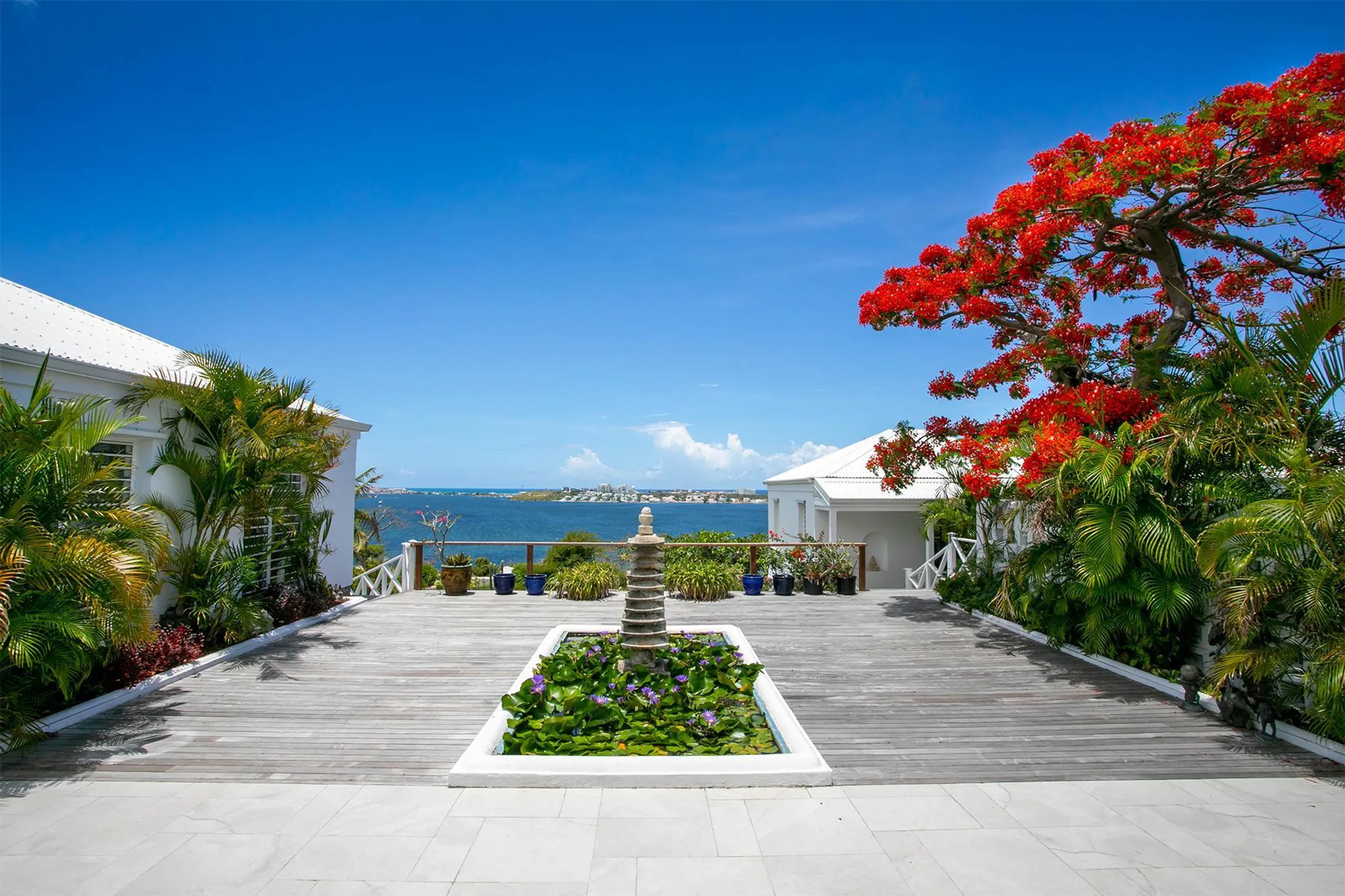 Light-filled Classic Caribbean Villa with Private Pool and  Direct Private Beach Access — photograph 5