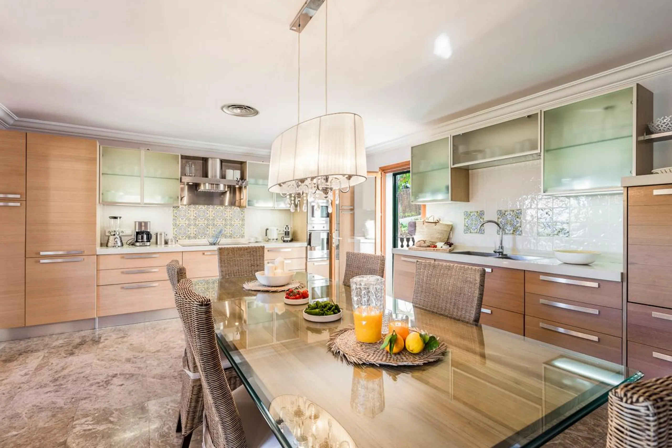 Sumptuous Hillside Villa 5 Bedroom Villa with Private Pool, and Bay Views — photograph 7