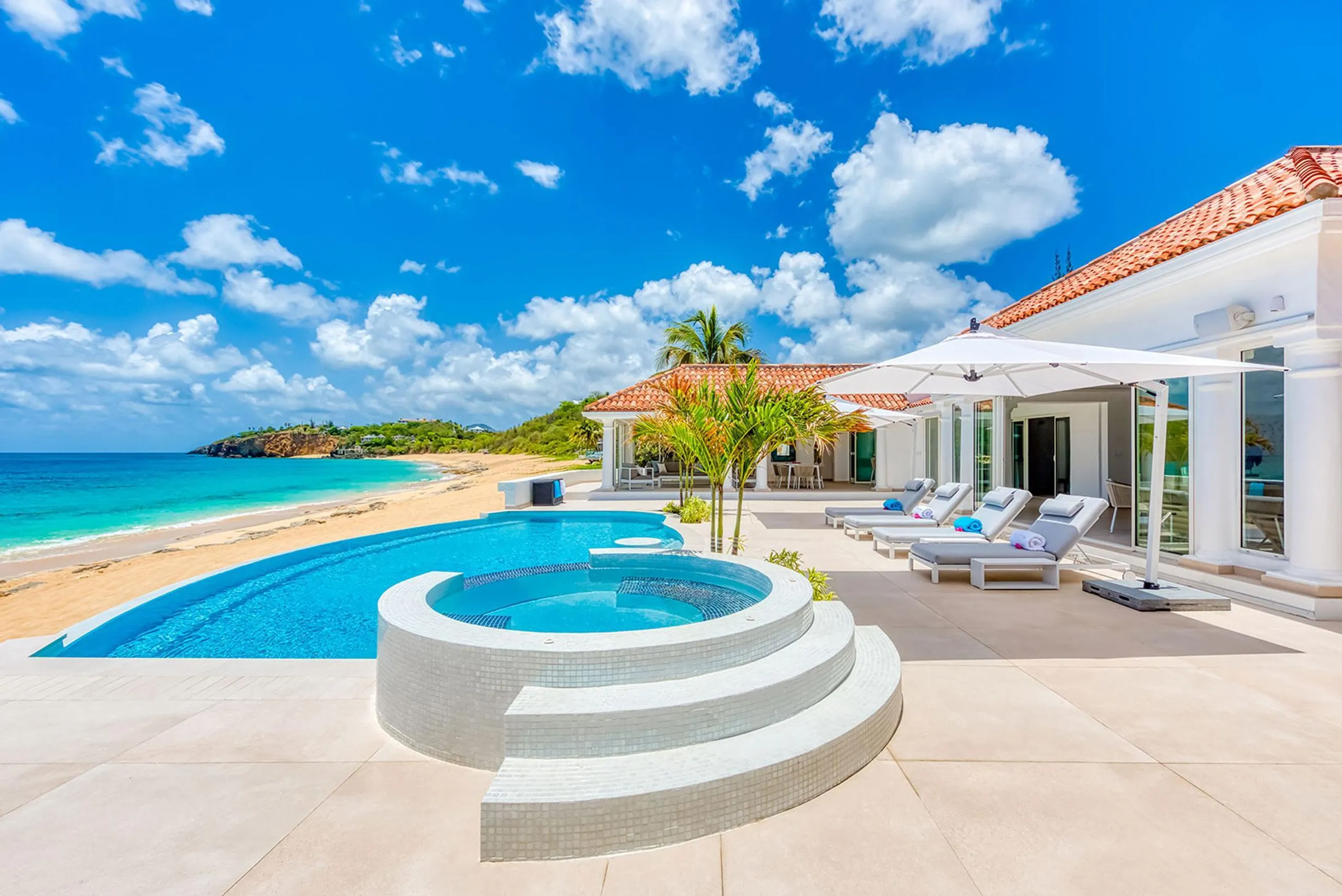 Baie Rouges Fine Beach Front Estate with Infinity Pool and Endless Ocean VIews — photograph 4