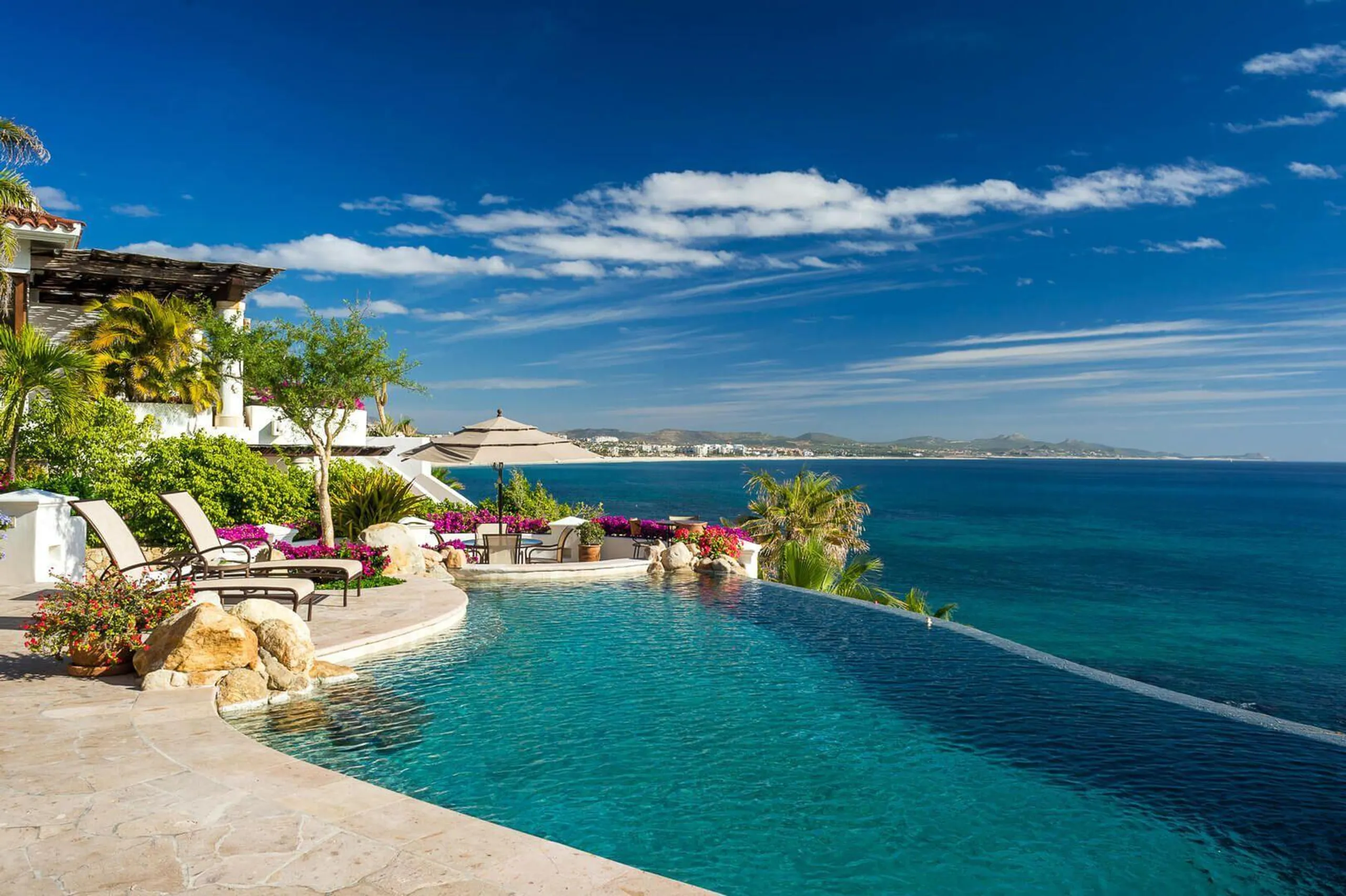 Spanish Colonial Architectural Palmilla Estate with Infinity Pool and Sweeping Ocean Views, Caleta