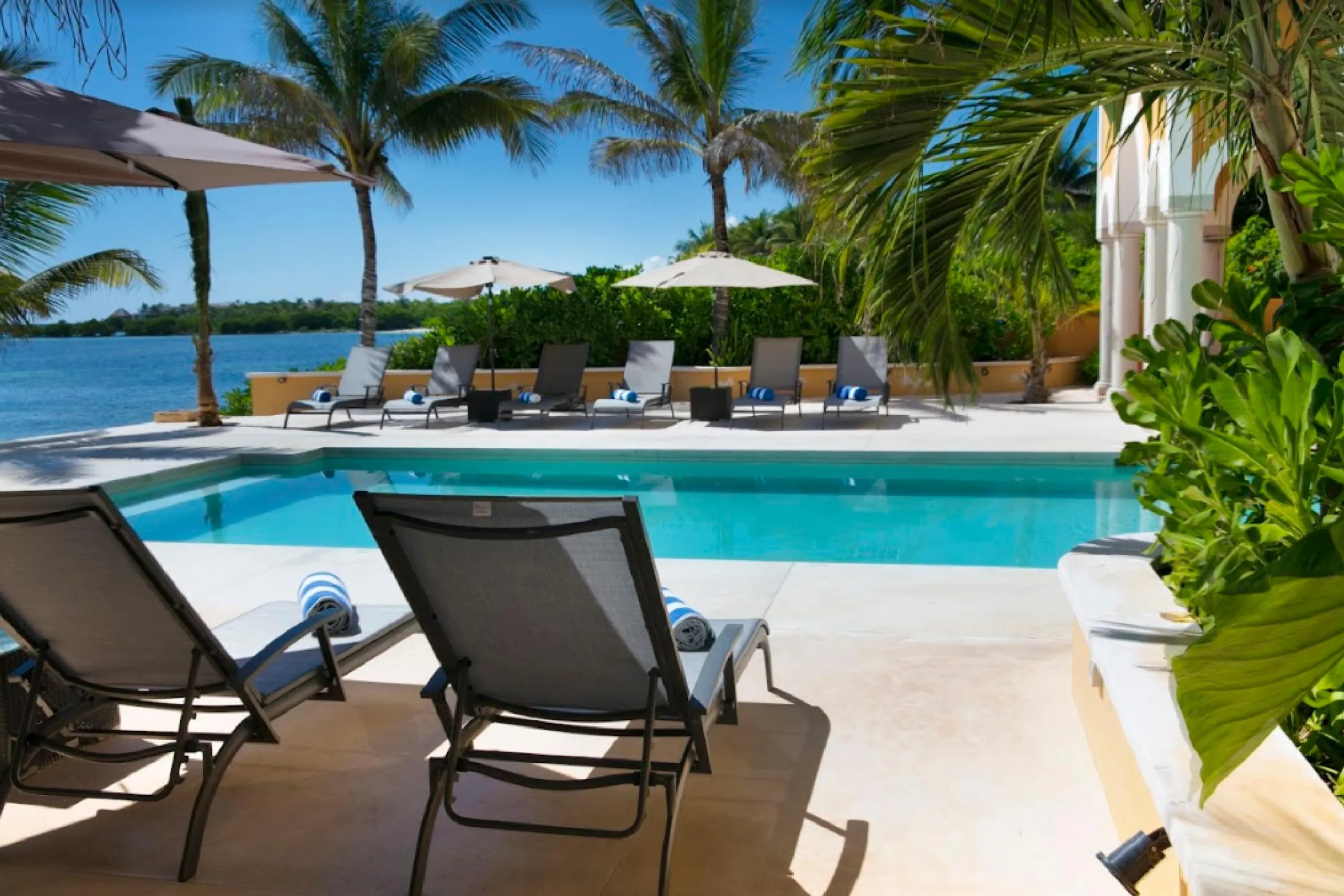 Beach Front Mayan Estate with Private Pool and Glamorous Ocean Views — photograph 10