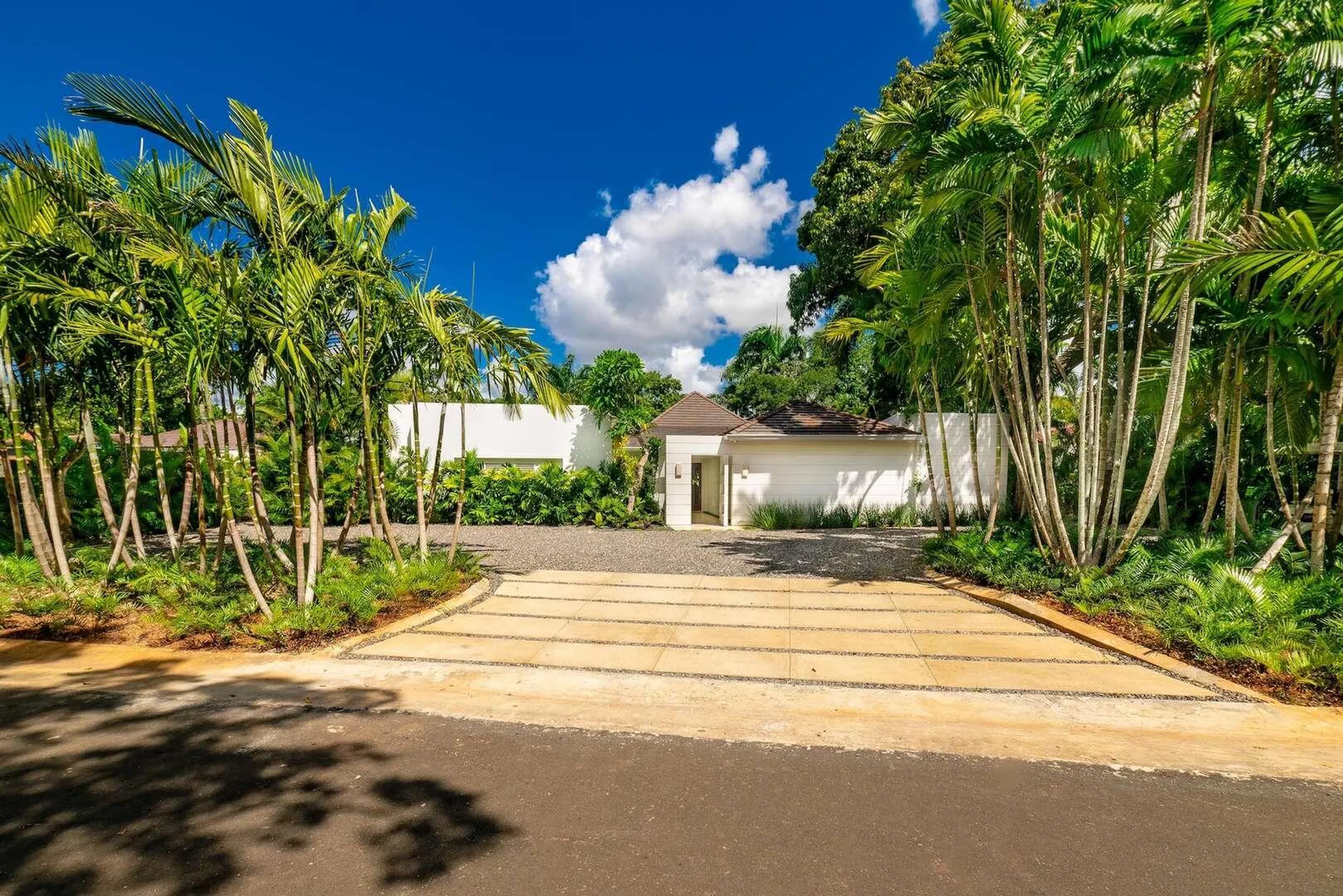 Casa de Campo's Stunning Villa with Heated Swimming Pool, Golf Course and Lake View — photograph 6