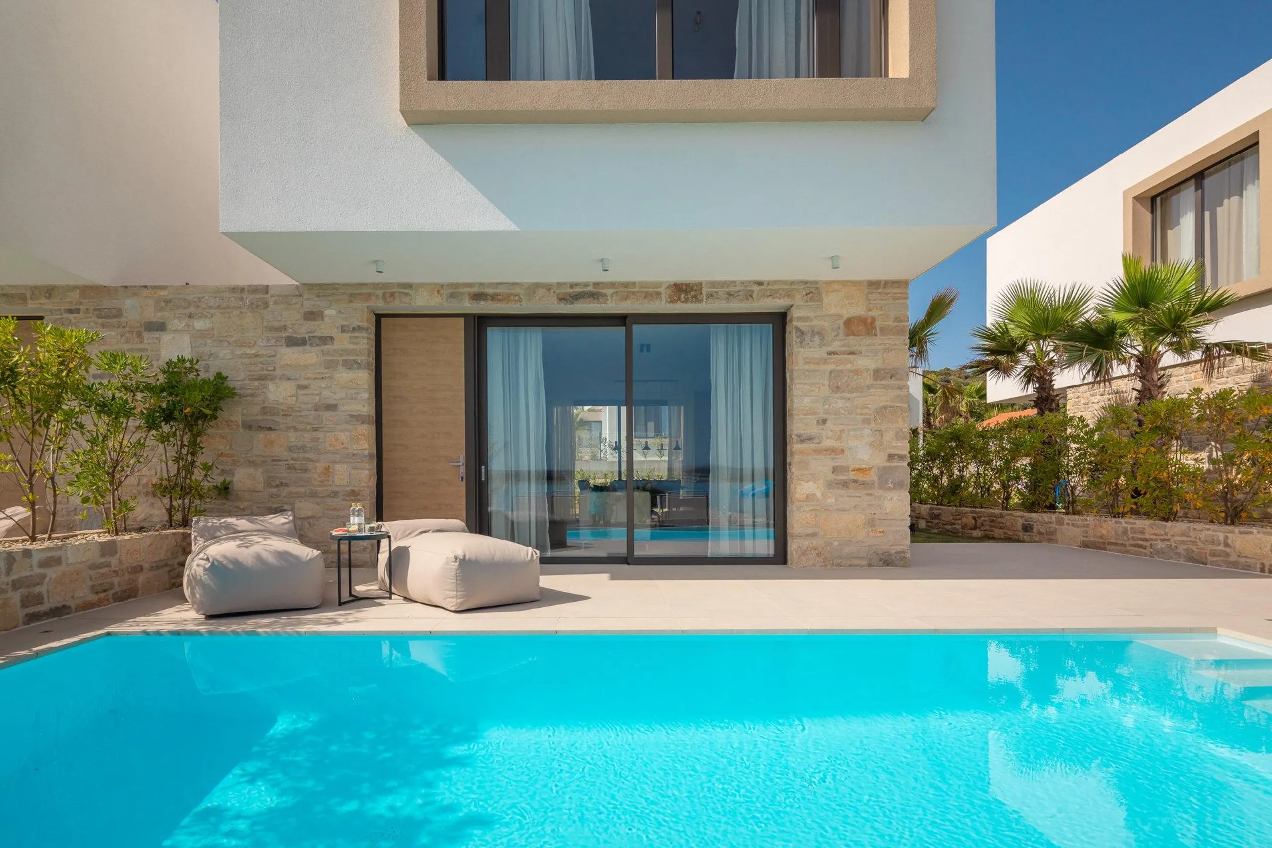 Exquisite Villa with Pool  and Crystal-Clear Sea Views — photograph 2