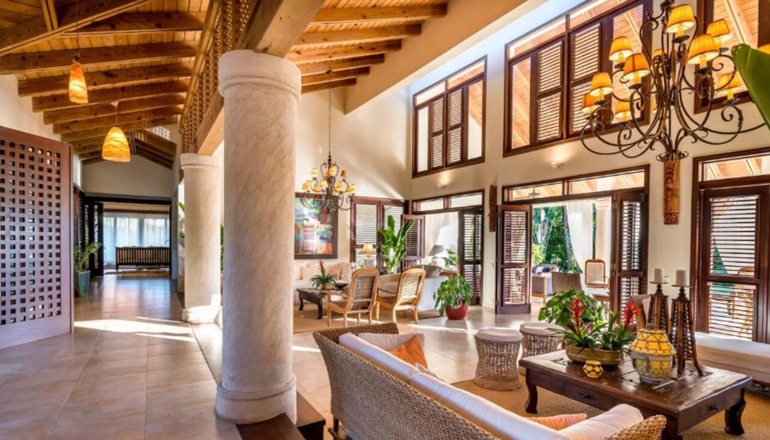 Casa de Campo's High-ceilinged Villa in a Lush Green Garden with the Scent of Jasmine — photograph 9