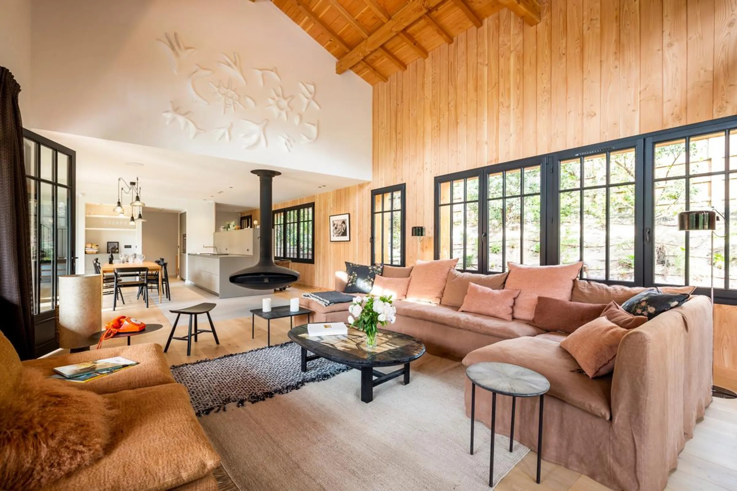 Magnificent Le Canon Villa with Private Pool and Garden Views — photograph 4