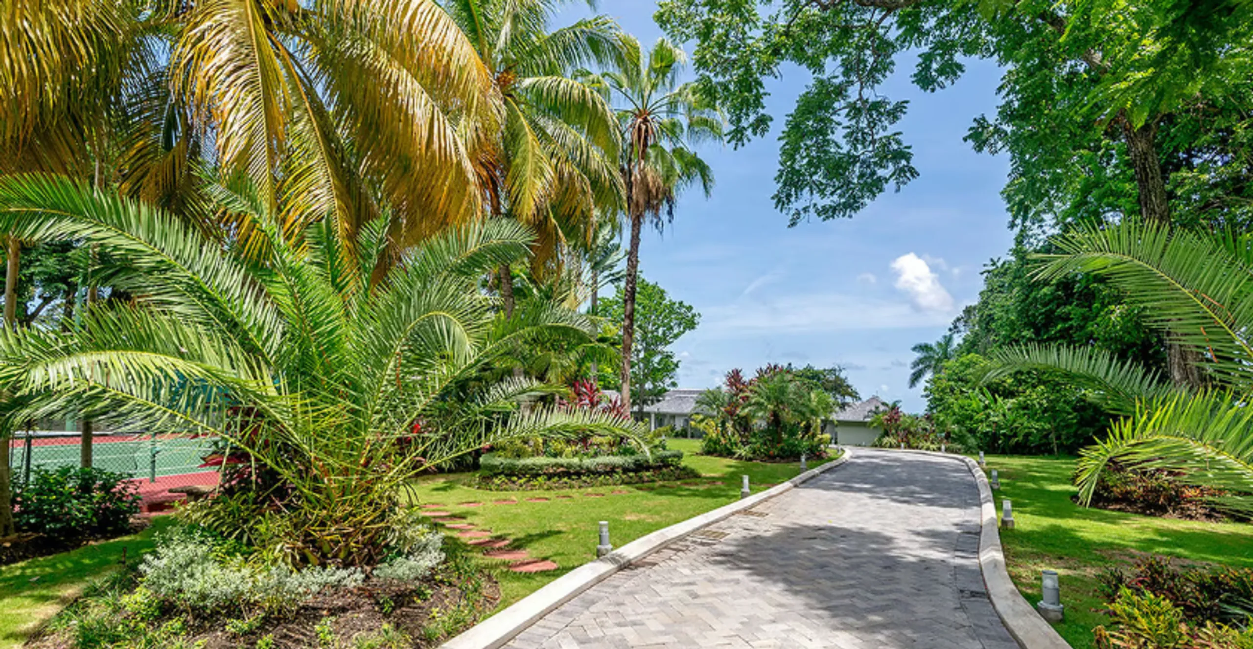 Unforgettable Panorama of Sea Front Luxury Villa with Private Cove & Infinity Pool — photograph 9