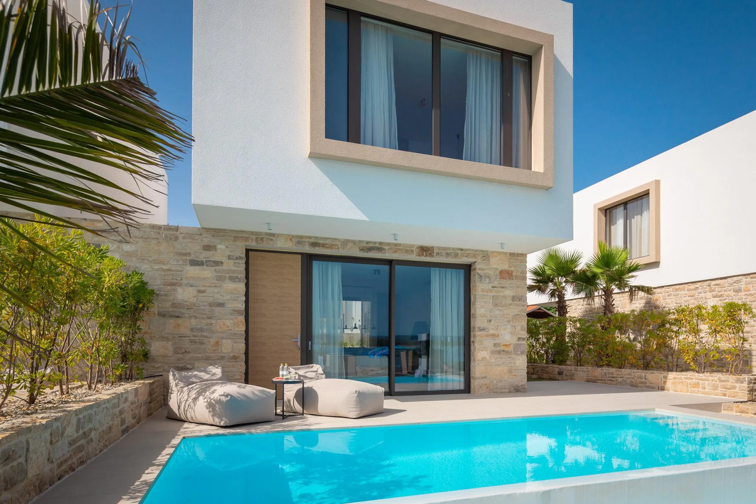 Exquisite Villa with Pool  and Crystal-Clear Sea Views — photograph 9