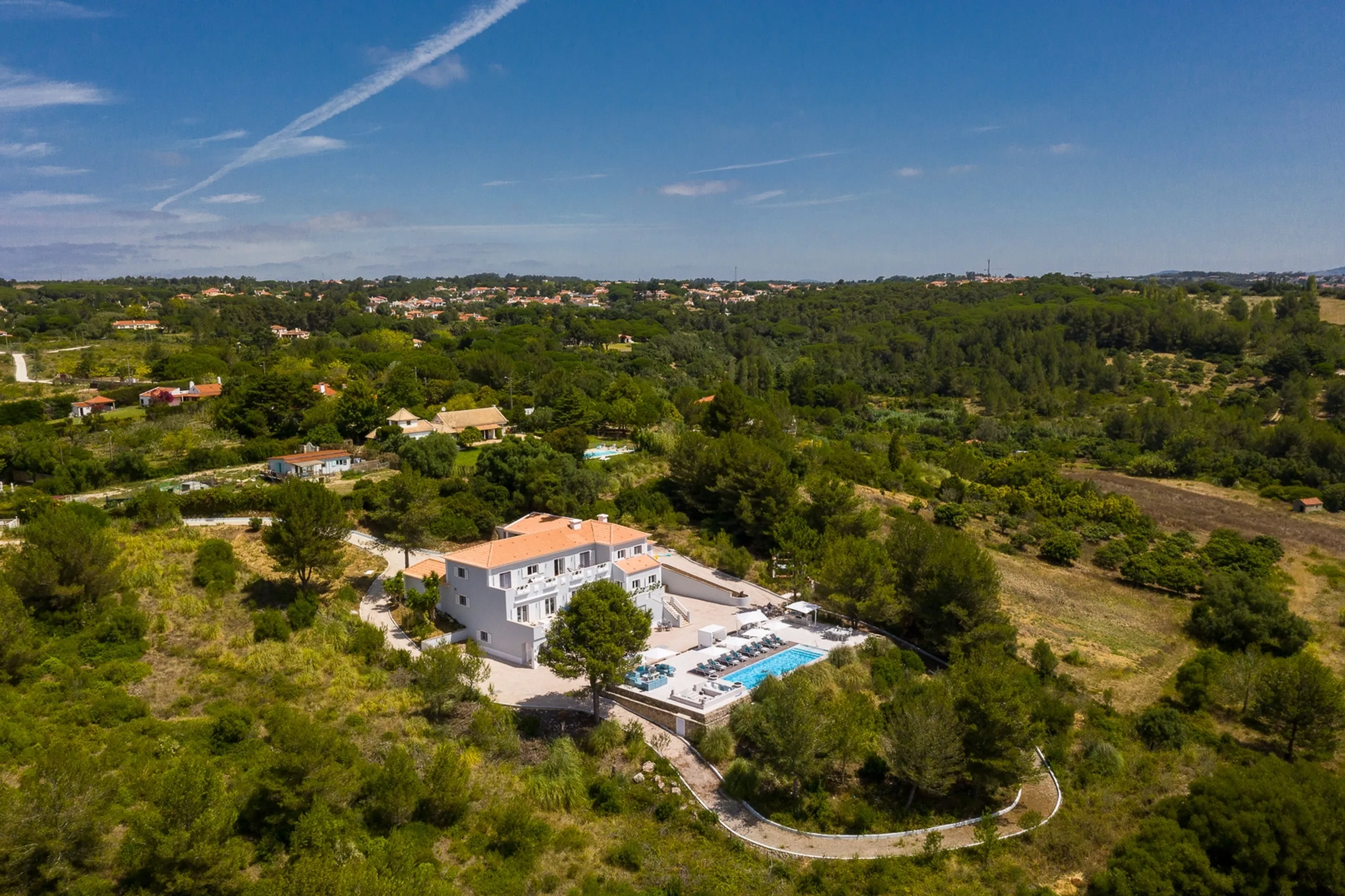 High-End Sintra Villa with Private Heated Pool, & Unrivaled Mountain Views, Sintra