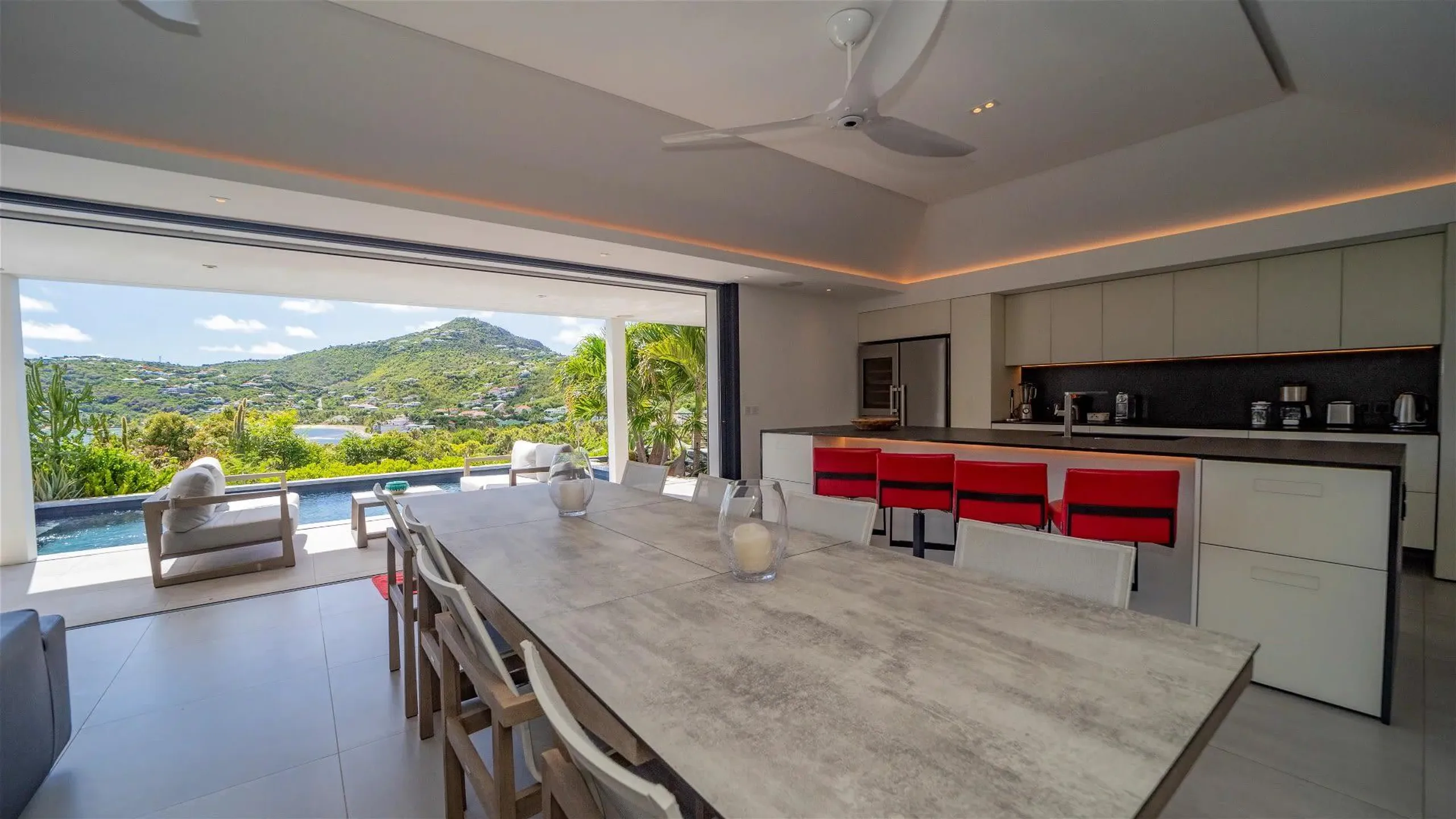 Cozy Oceanview Villa with Pool — photograph 8