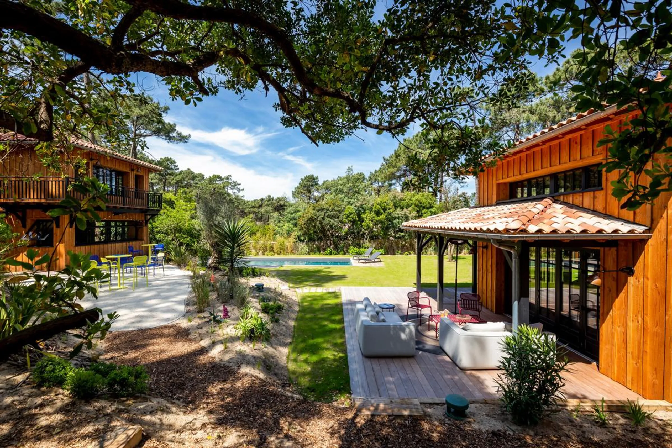 Magnificent Le Canon Villa with Private Pool and Garden Views — photograph 6