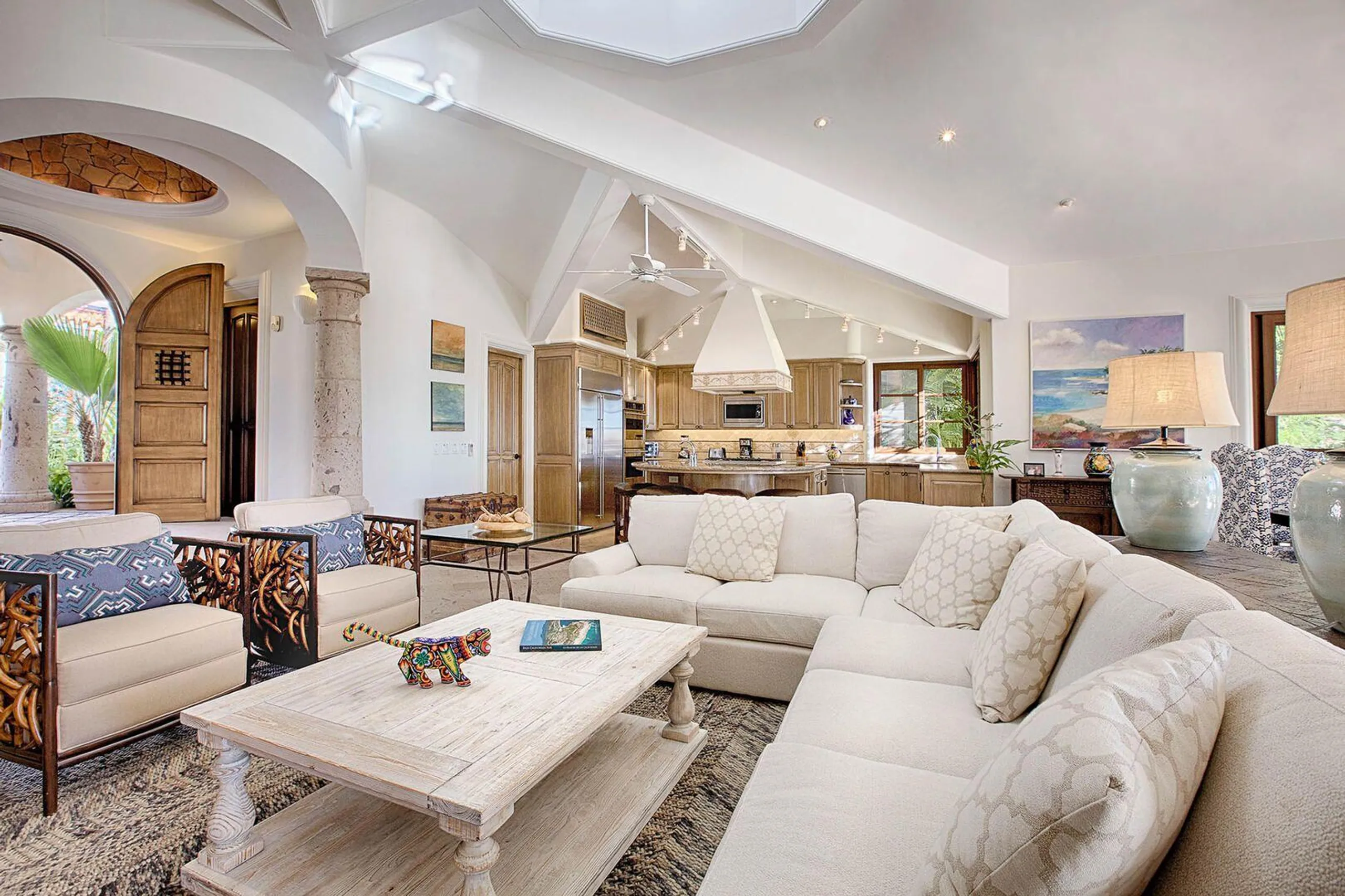 Charming Mediterranean Villa With Infinity Pool Overlooking the Sea of Cortez — photograph 10