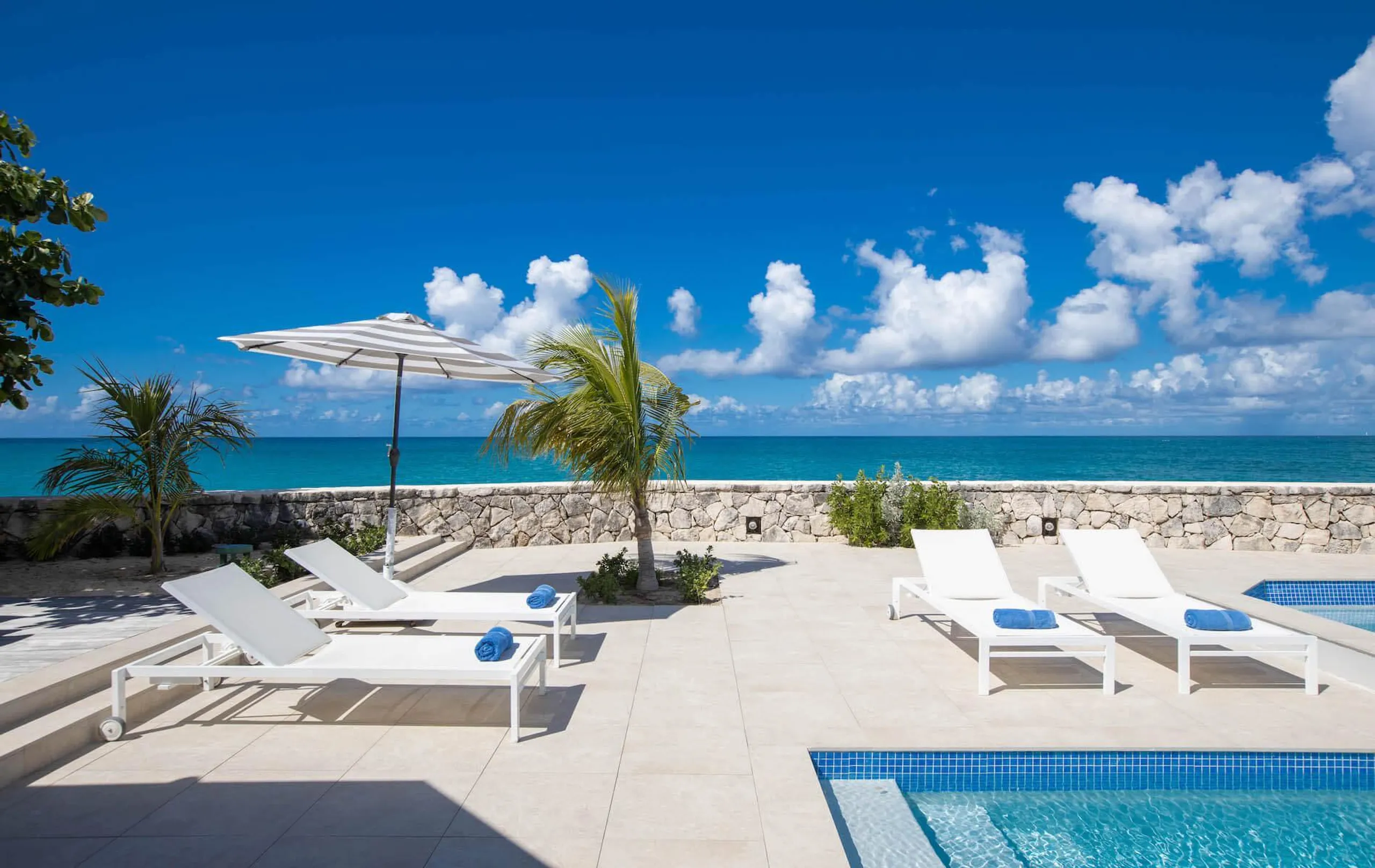 Contemporary Plum Bay Beach Front Villa with Private Pool VILLAWAY® — photograph 6