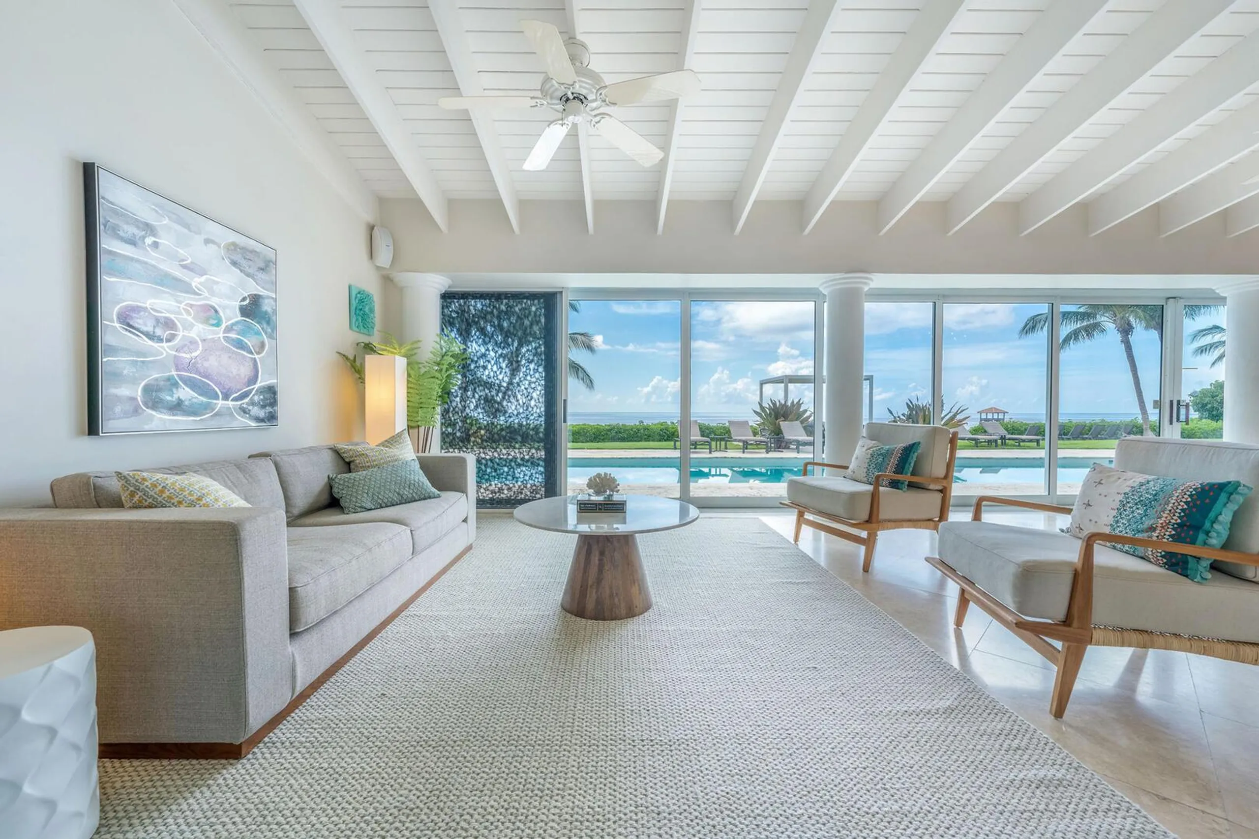 Beachfront Elegance Villa: Caribbean Panorama Views with 75-Foot Private Pool and Hot Tub — photograph 8