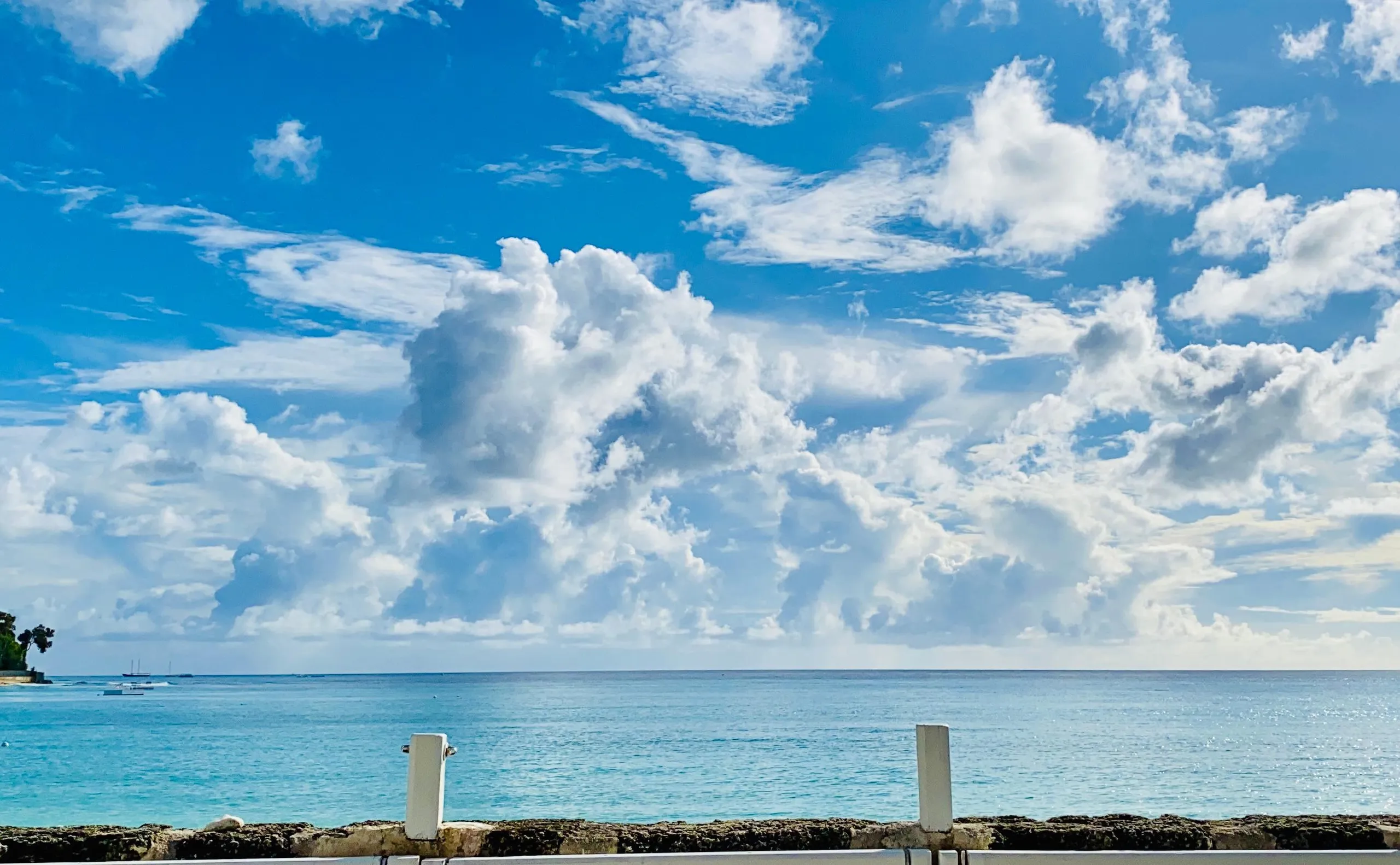 Relaxing Luxury Beachfront Villa with Private Pool and Caribbean Sea Views — photograph 8
