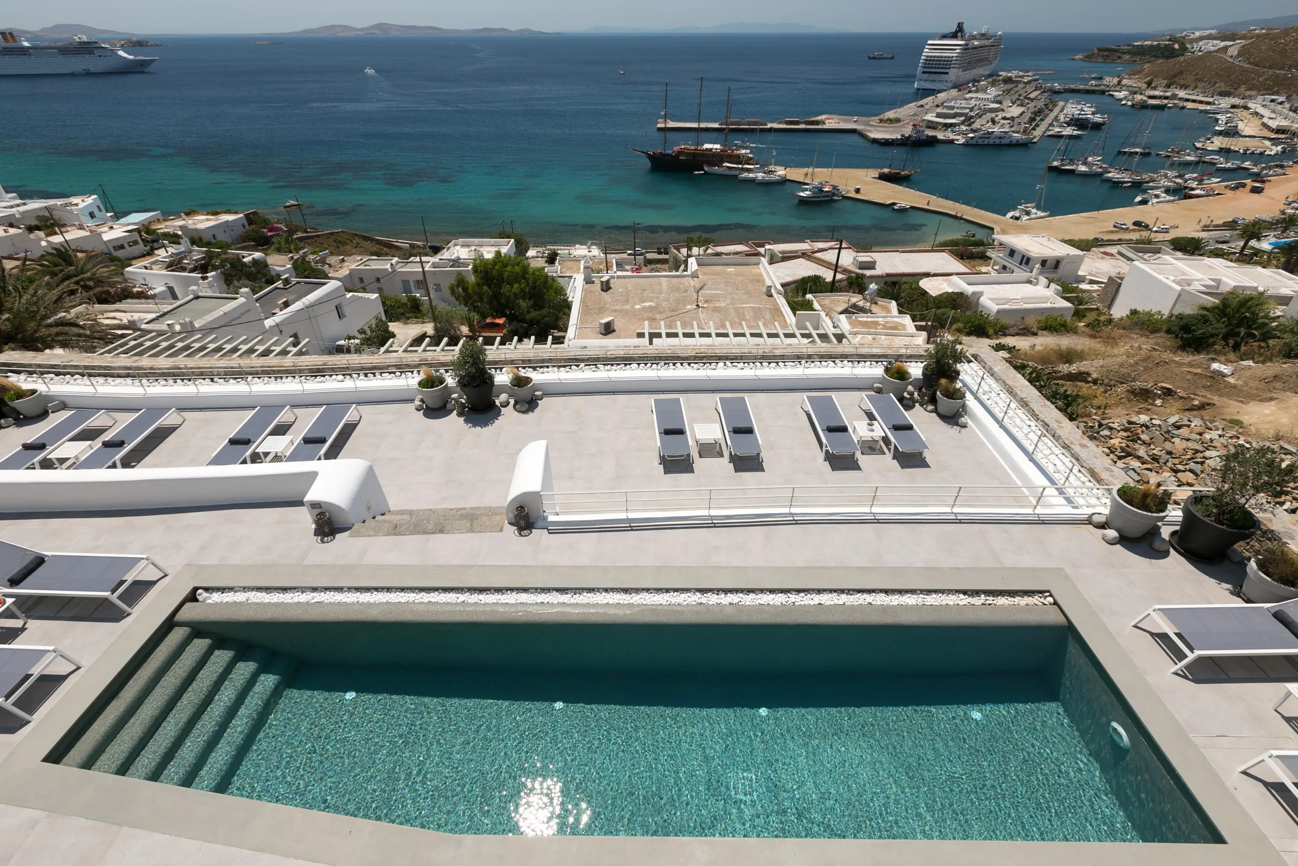 Top-of-the-line 21BR Refreshing Style Villa with Private Pool — photograph 3