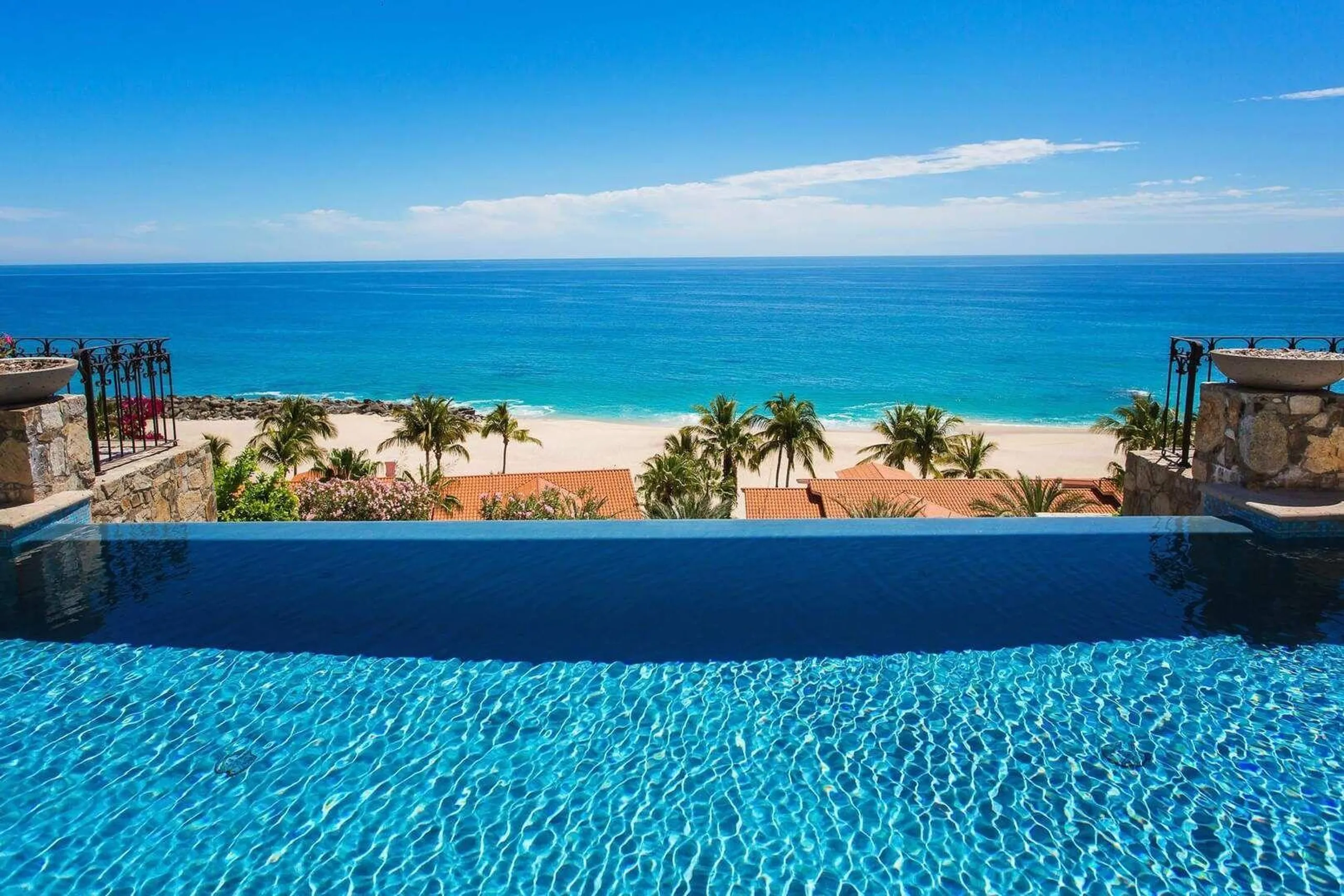 Gorgeous Villas Del Mar Luxury Estate with Private Pool and Ocean Views — photograph 4