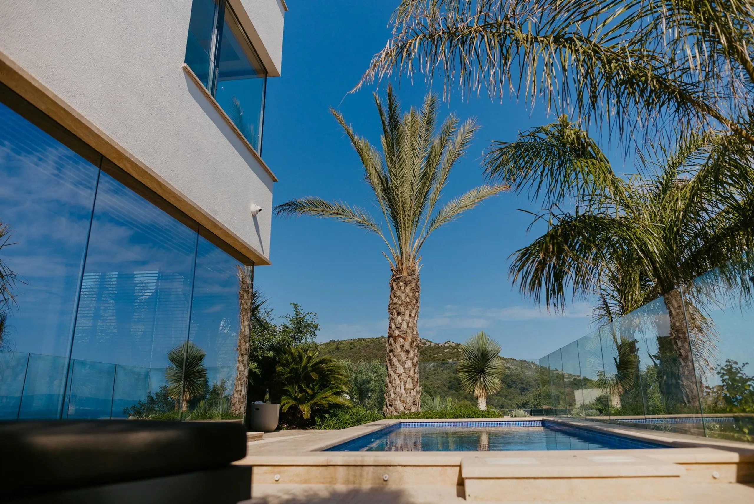 Exquisite Villa with Private Pool, Sauna, Jacuzzi and Enchanting Sea Views — photograph 10