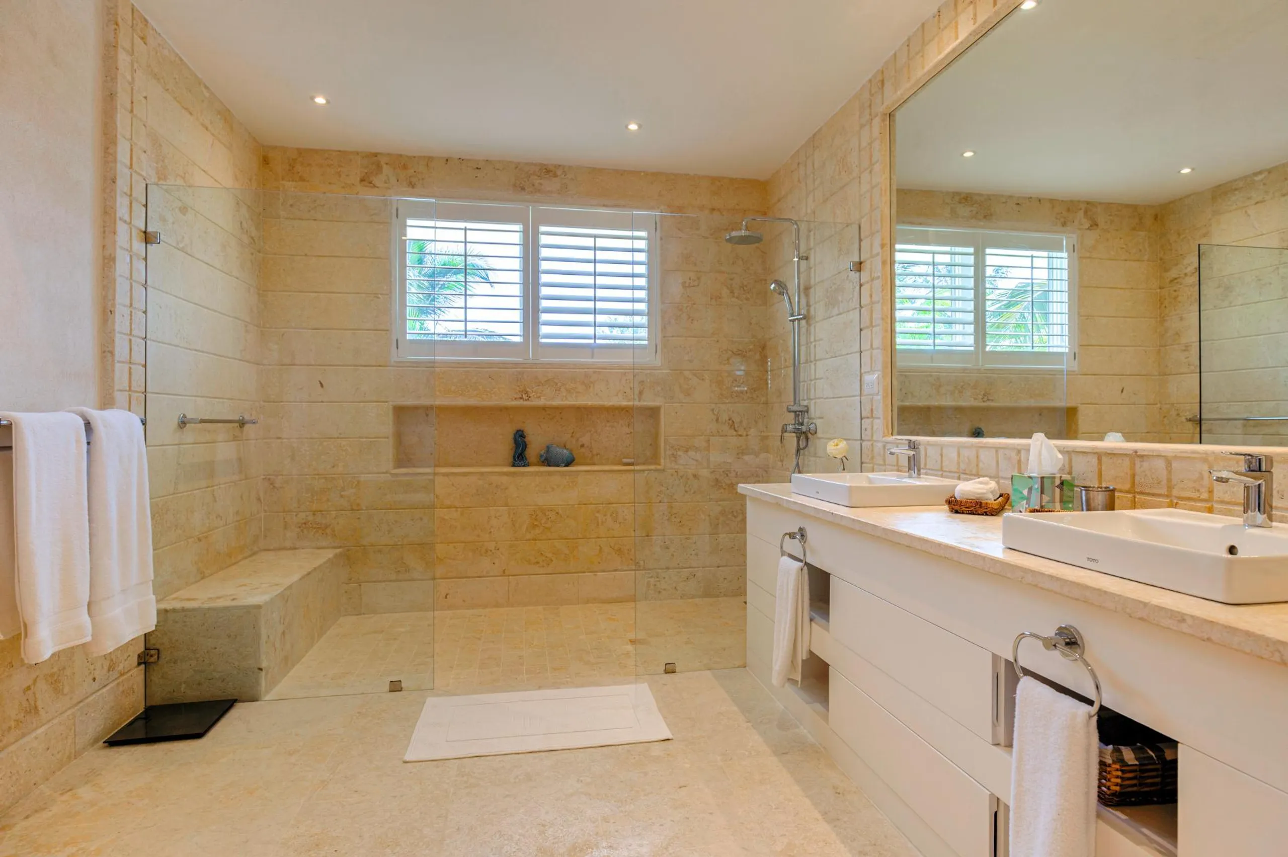 Resplendent Five Bedroom Villa with Privaate Pool and Scenic Views — photograph 10