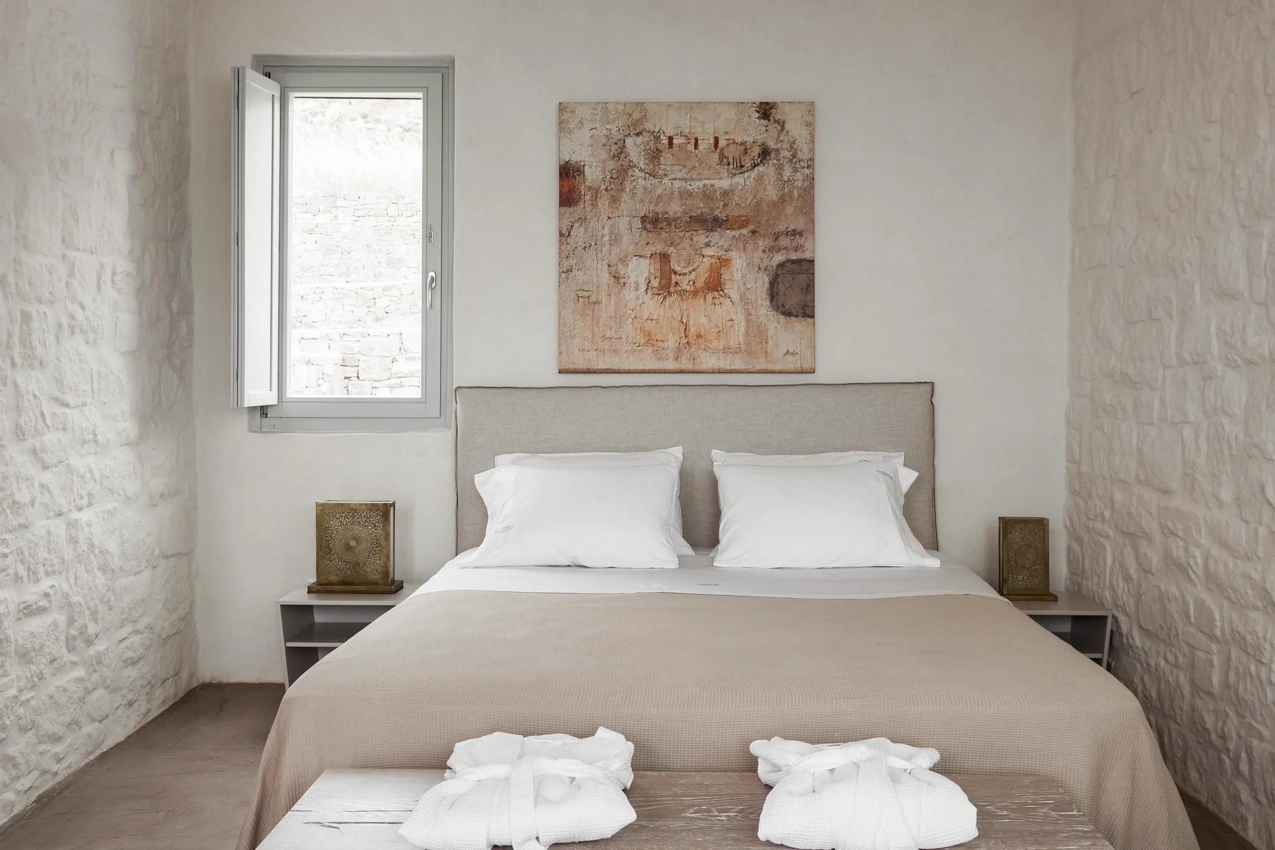 Epic Mykonos Estate with Infinity Pool and Jacuzzi — photograph 12