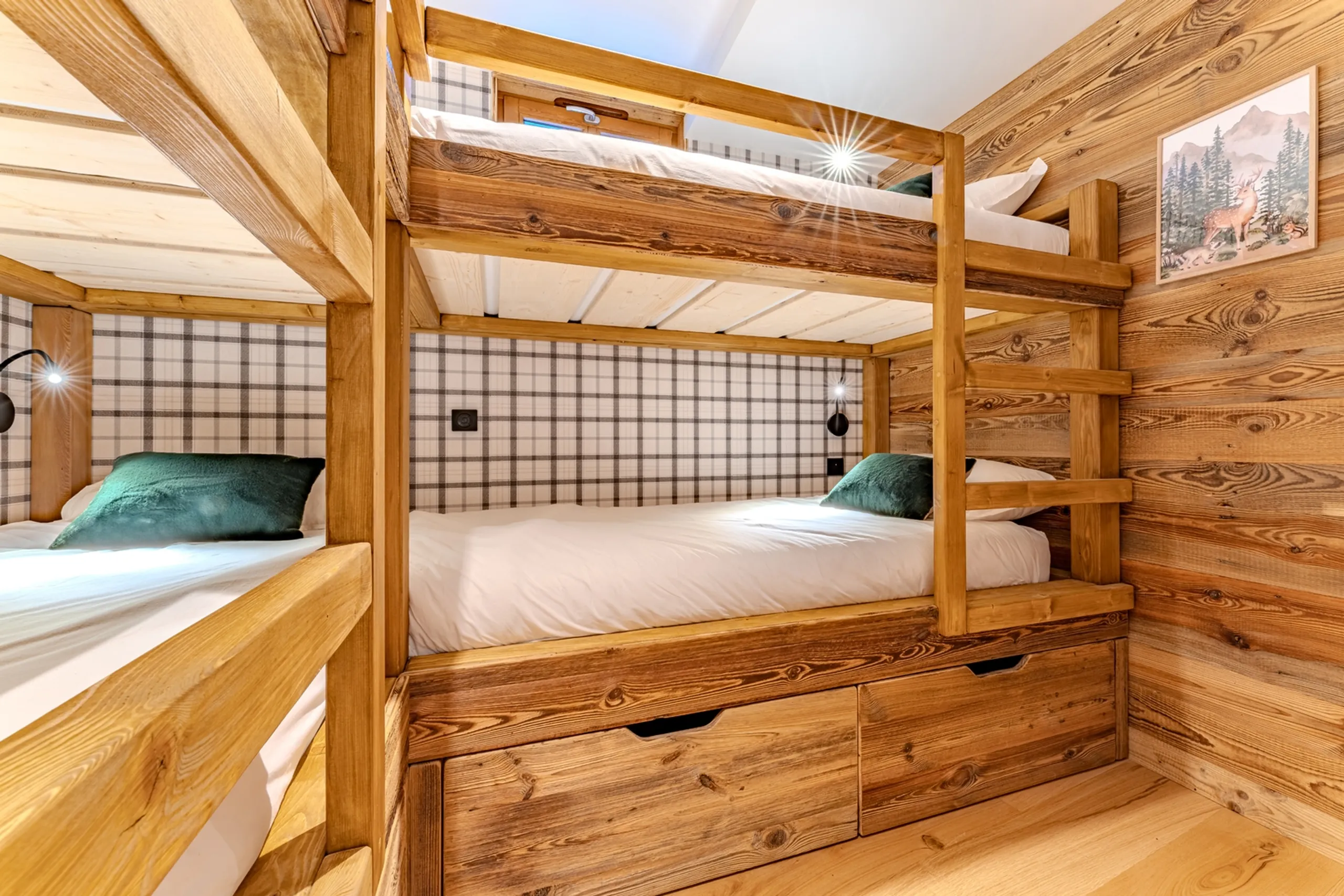 Relaxing Chalet with Sauna, Jacuzzi and Parking in Megeve — photograph 12