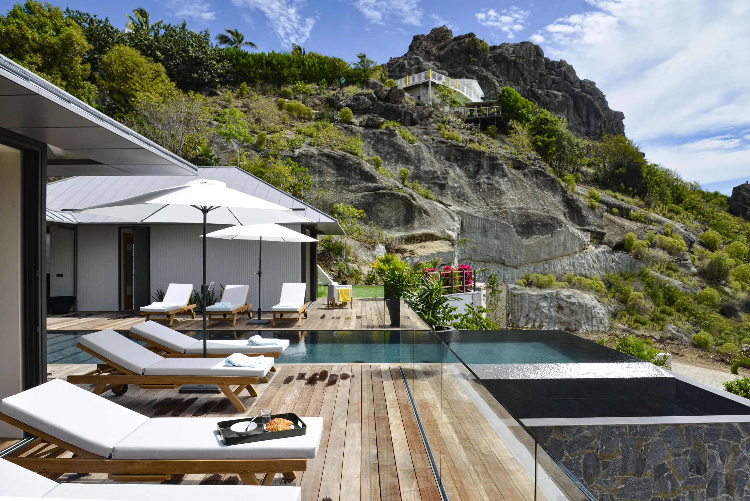 Serene St Barts Luxe Villa with Bay and Hill Views with Infinity Pool — photograph 5