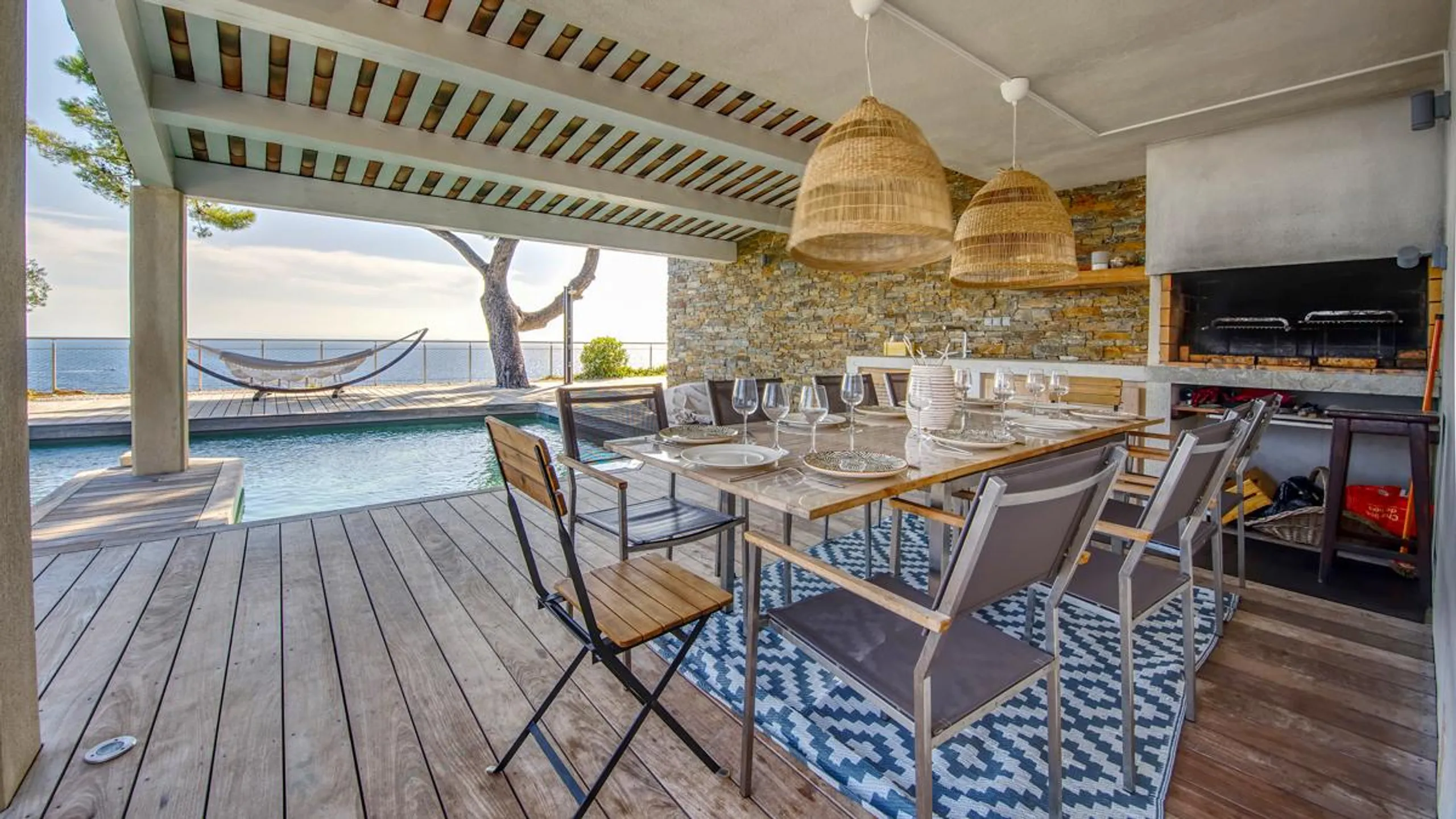 Ornate Contemporary Villa with Private Pool and Sea Views — photograph 9