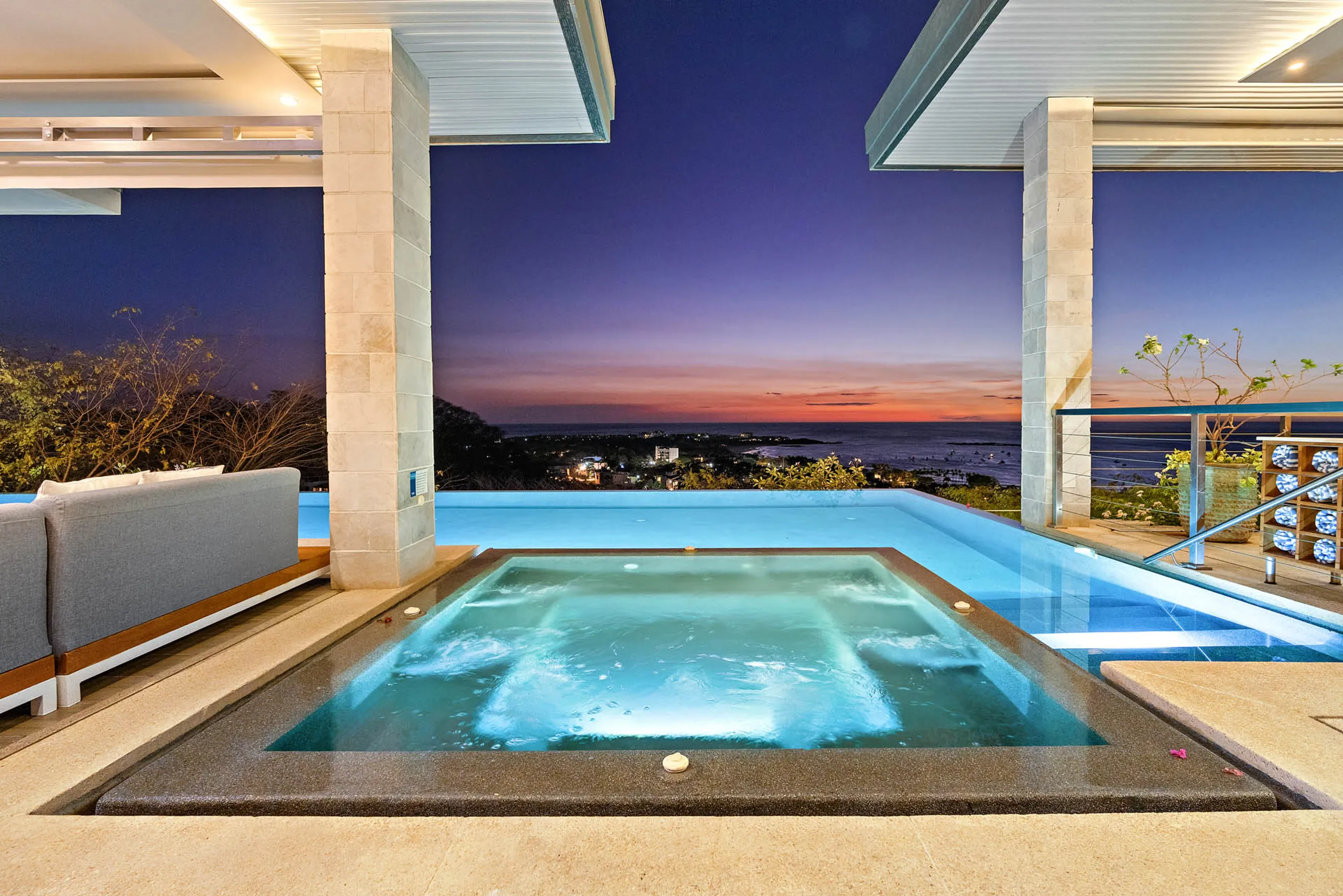 Tropical 9BR Oceanfront Villa with Private Infinity Pool, and Ocean Views — photograph 2