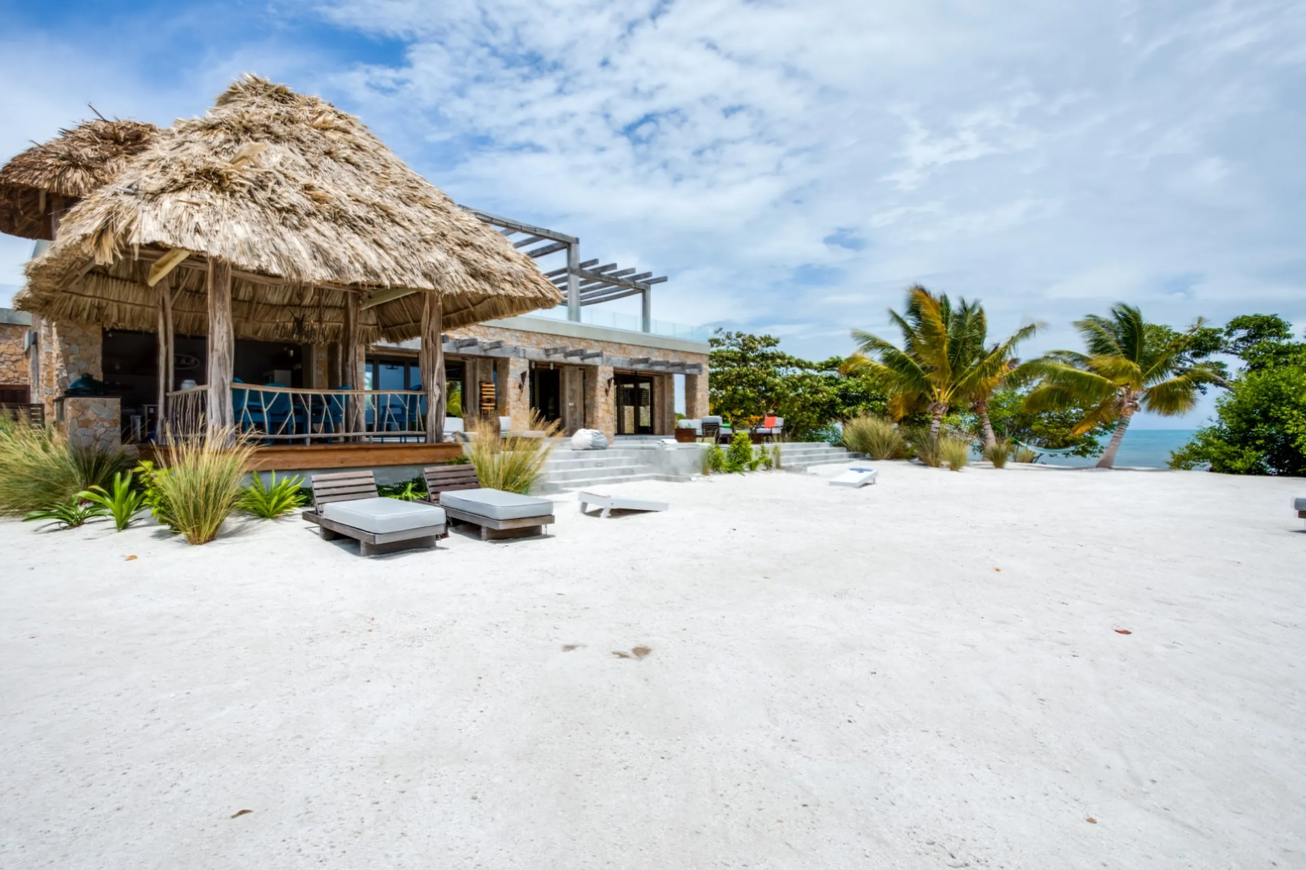 Private Island Villa in Belize with Private Pool and Lagoon Views — photograph 3