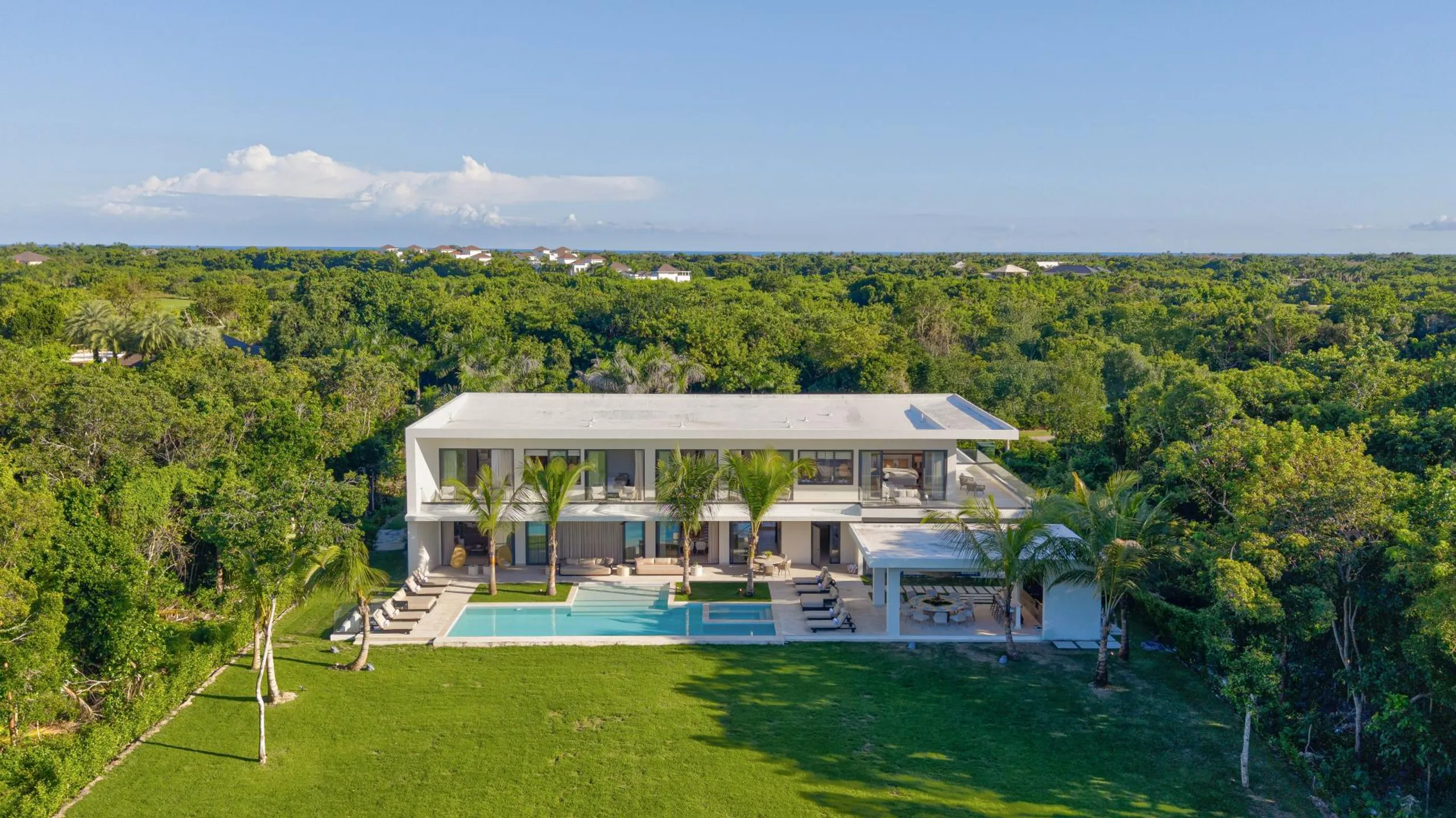 Tropical-Chic Puntacana Resort Villa With Open Layouts & Serene Greenery Views — photograph 2
