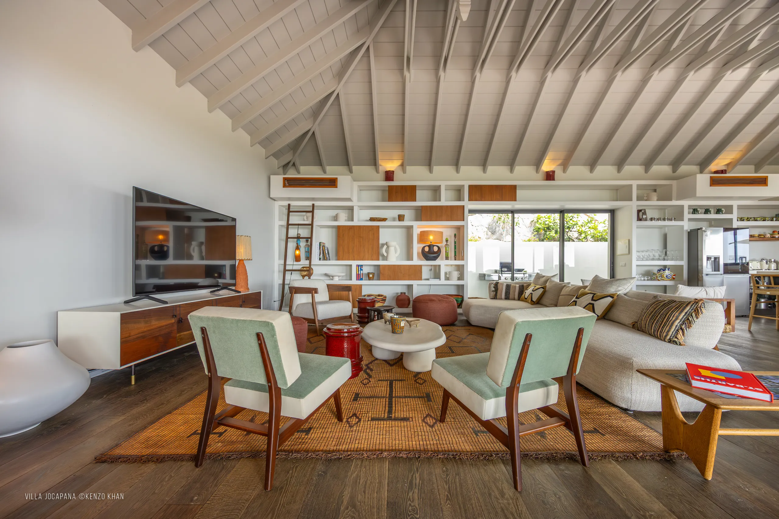 Graceful St. Barth Villa with Heated Pool & Sunset Views — photograph 7