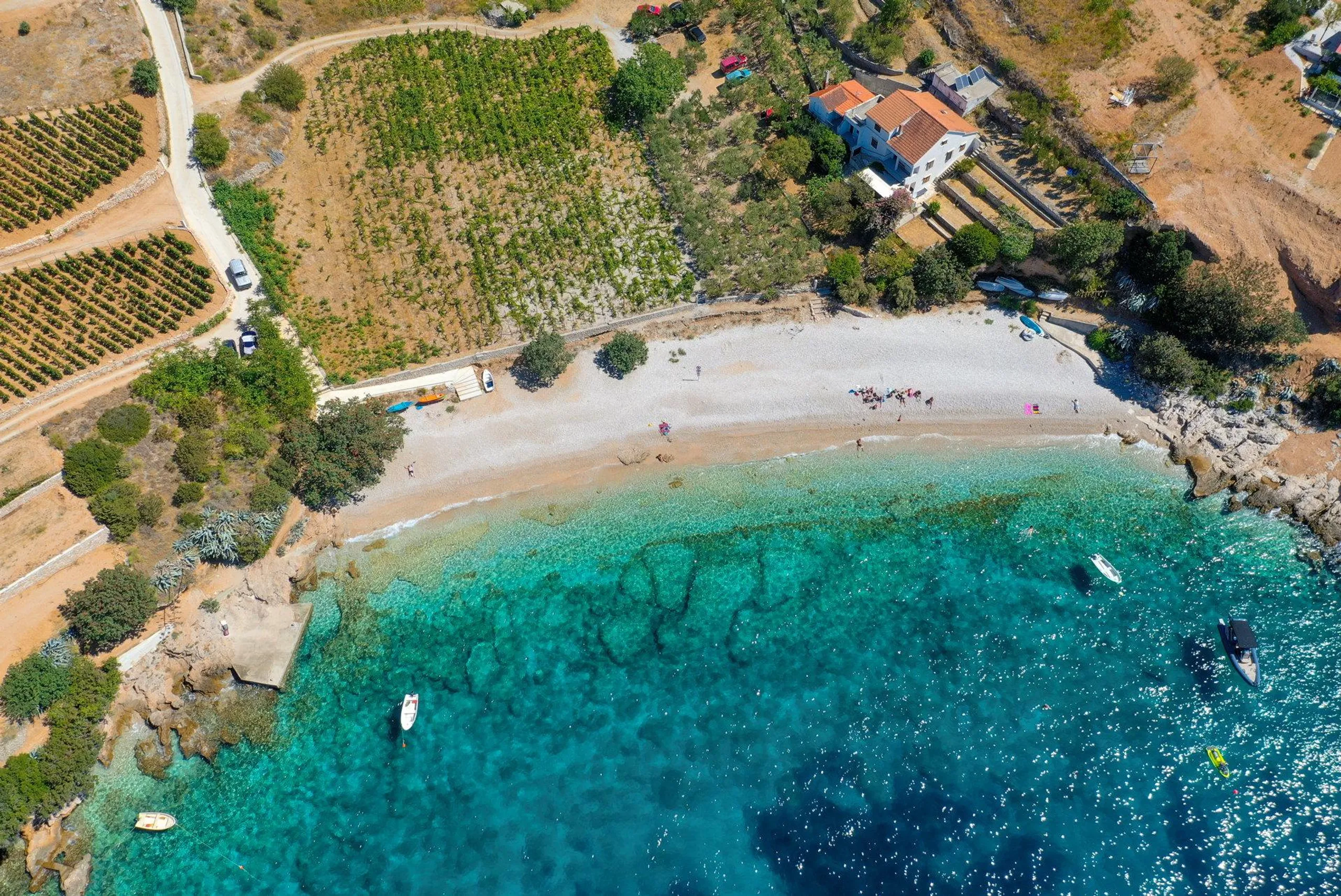 Chic Villa with Private Pool, Jacuzzi on Brac Island — photograph 3