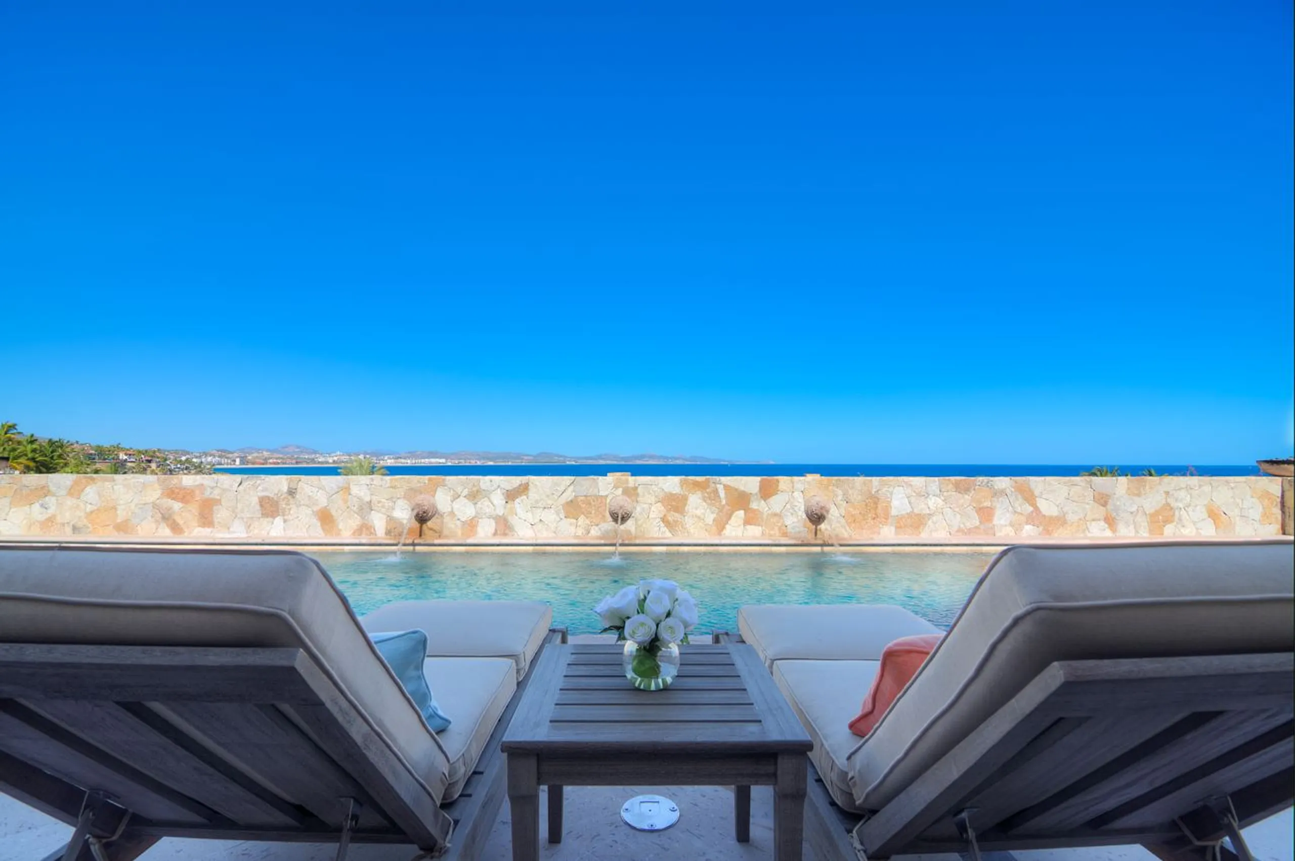 Splendid Contemporary Los Cabos Villa with Private Pool Overlooking Sea Views — photograph 5