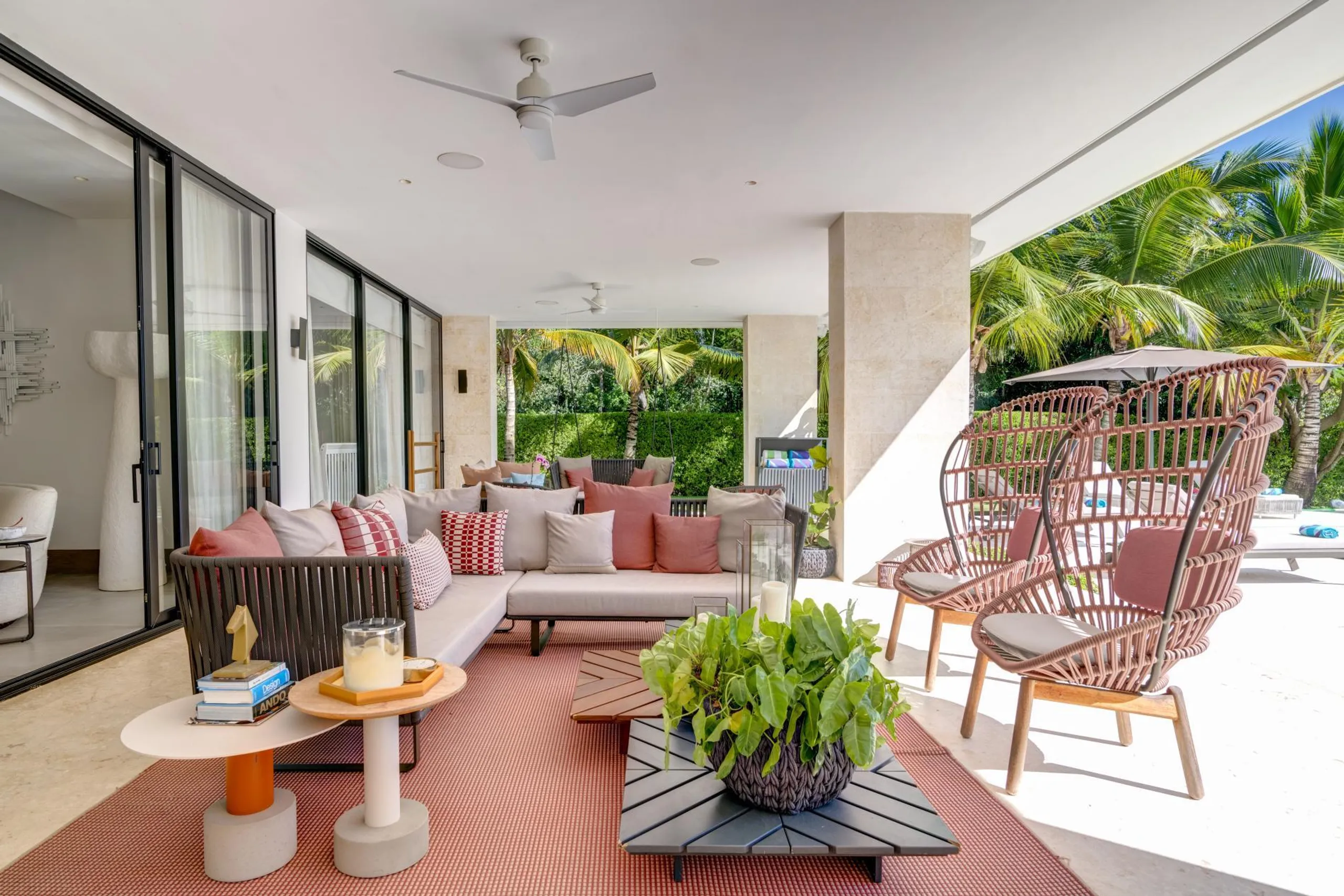 Sumptuous Villa with Golf Course Access, Pool, and Tropical Garden Views — photograph 3