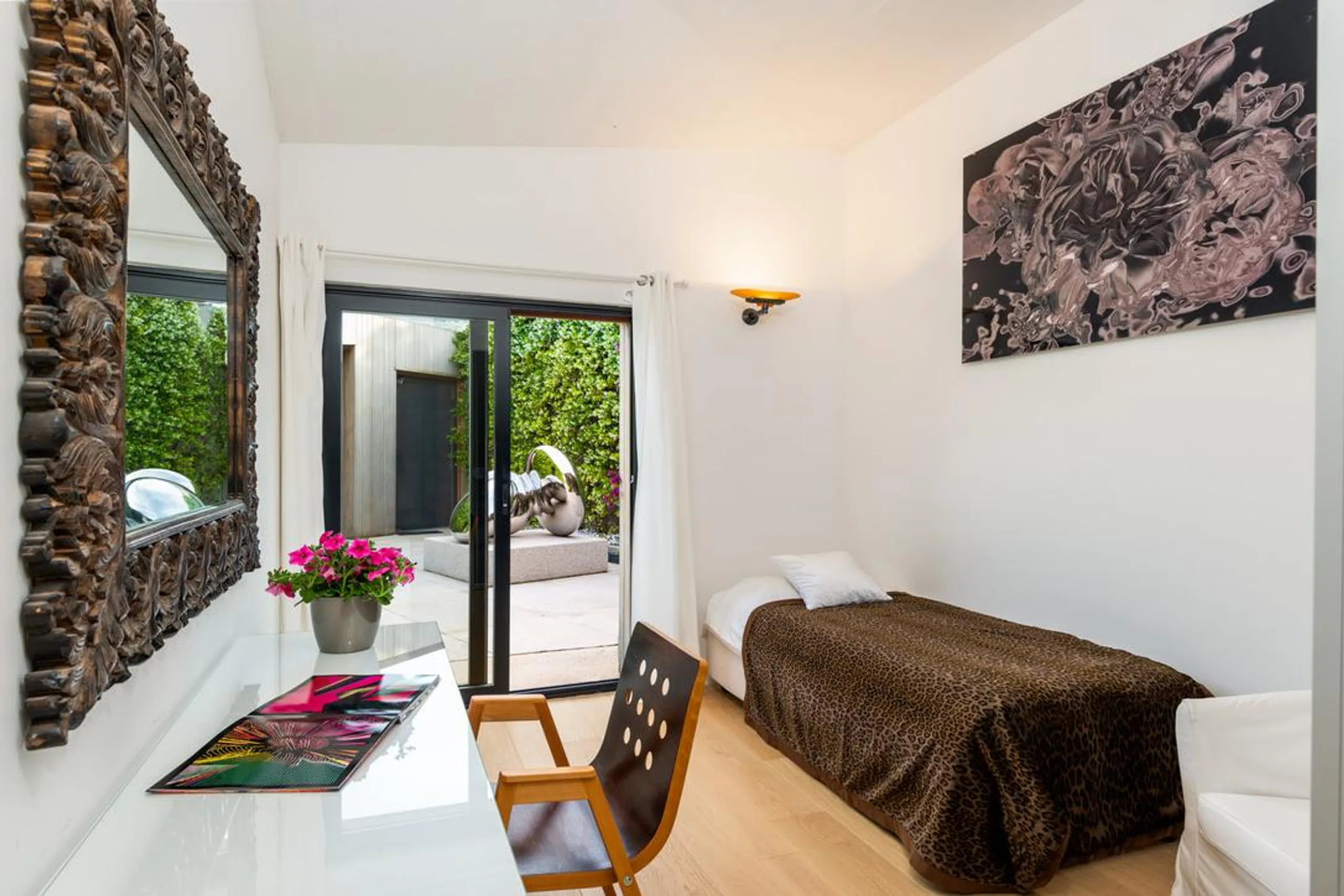 Majestic 8BR Villa with Pool and Panoramic Sea Views — photograph 7