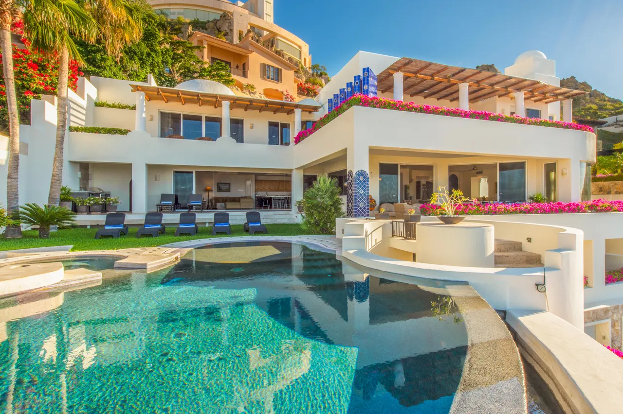 Villa Perla De Law