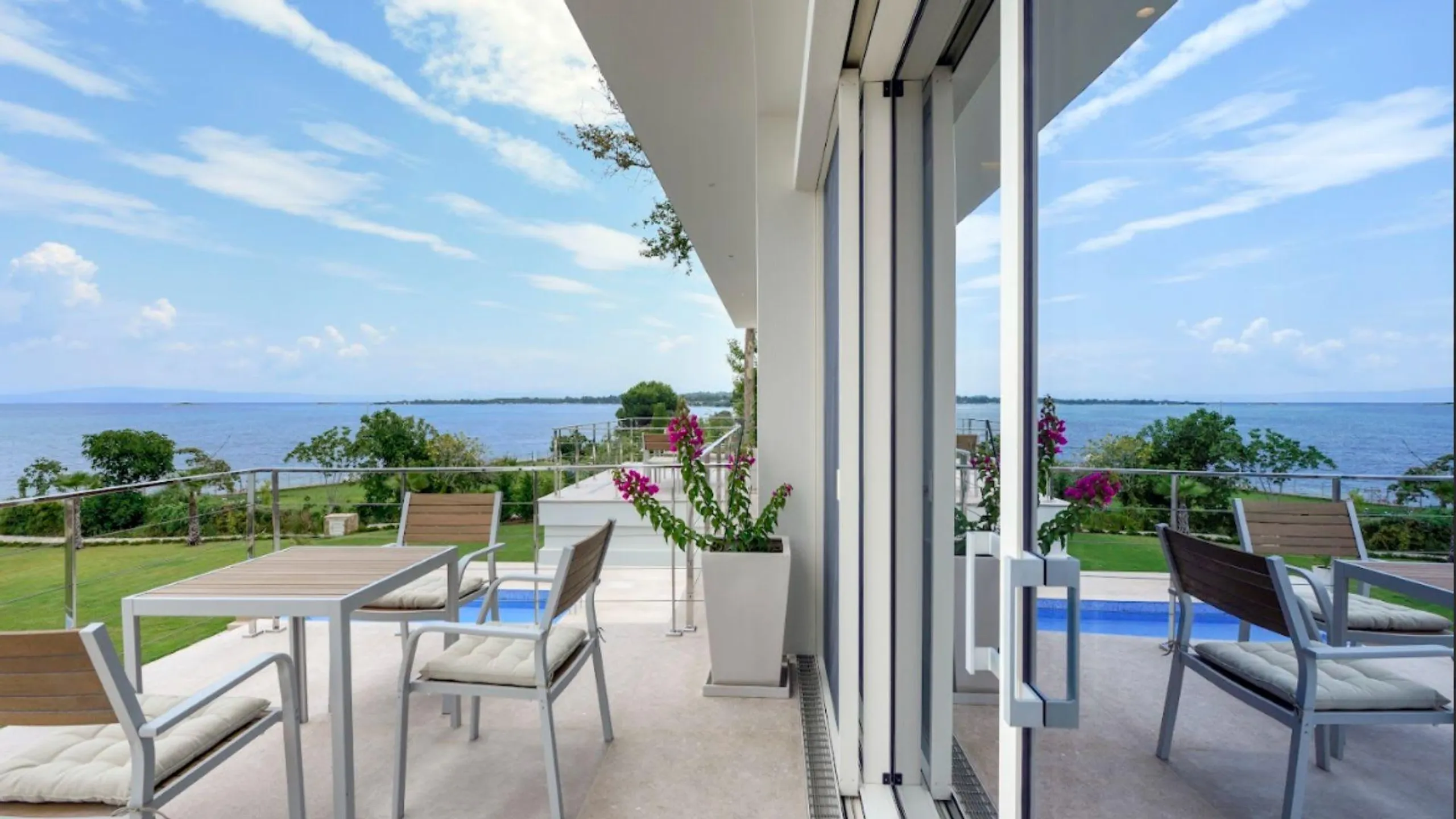 Ultra-Luxury Villa in Vourvourou with 2 Heated Pools & Panoramic Views — photograph 10