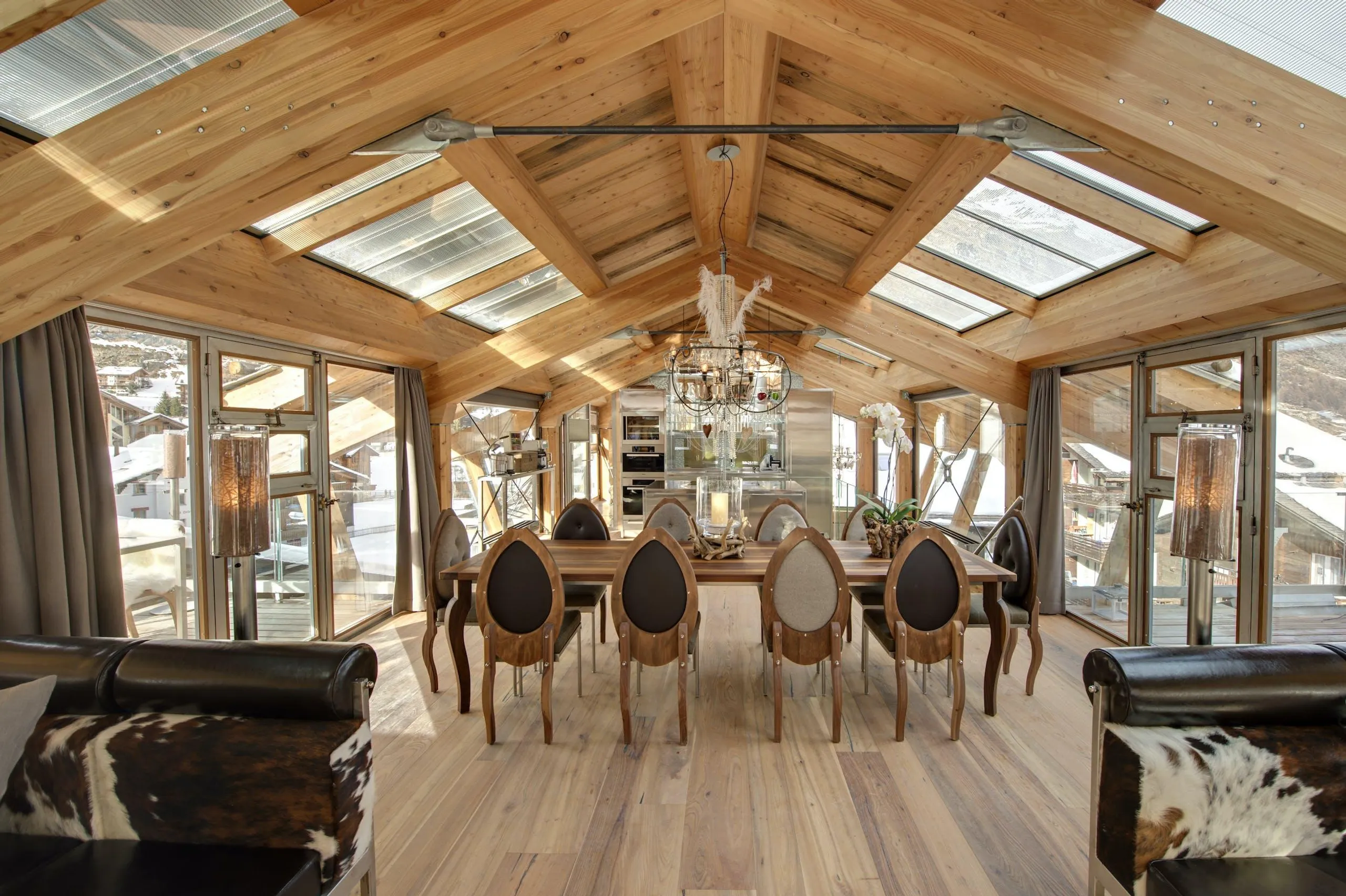 Timeless Peak Luxury Residence Perched Upon the Majesty of Zermatt — photograph 9