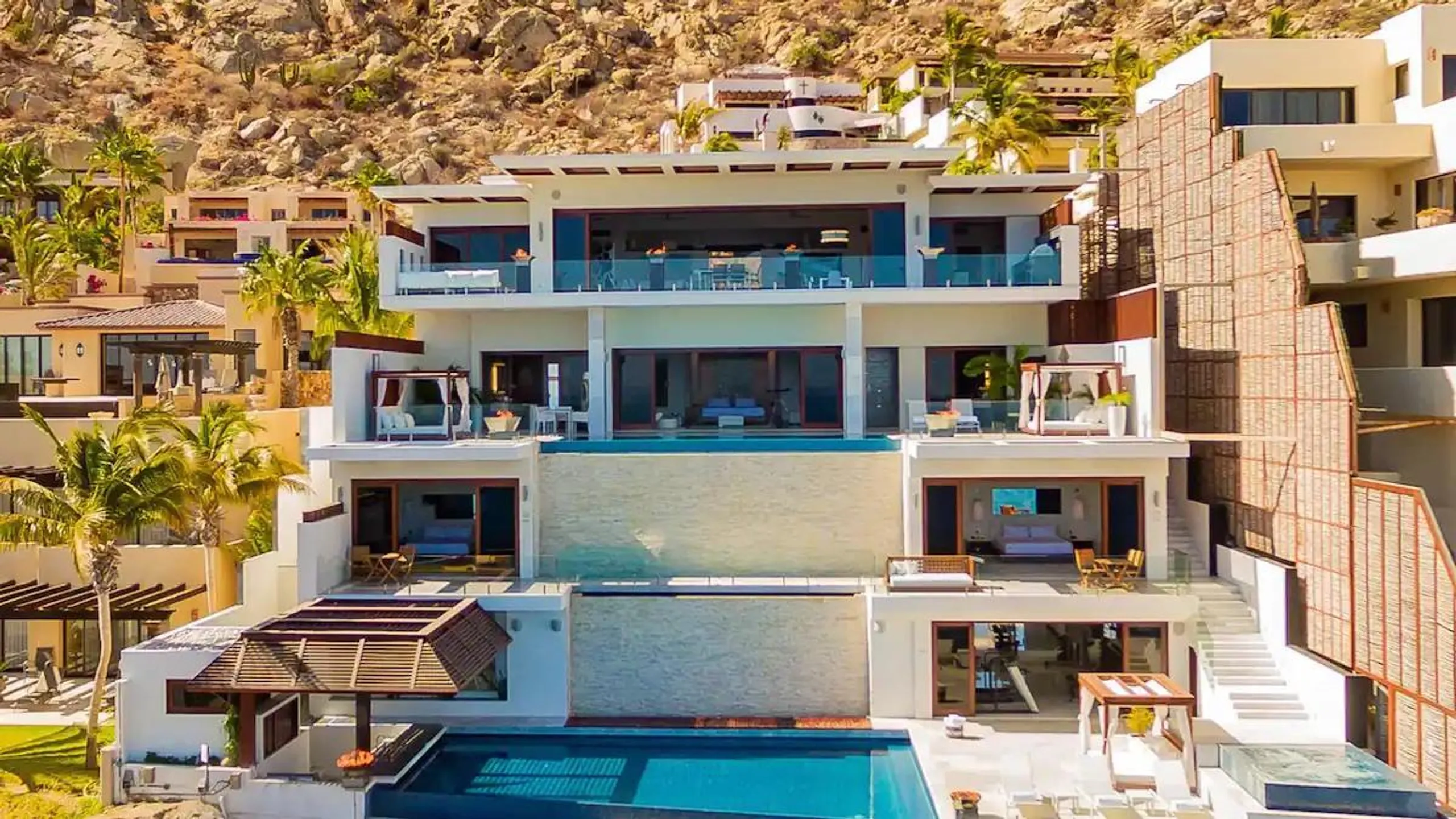 Contemporary Hillside Pedregal Estate with Infinity Pool and Ocean Views — photograph 3
