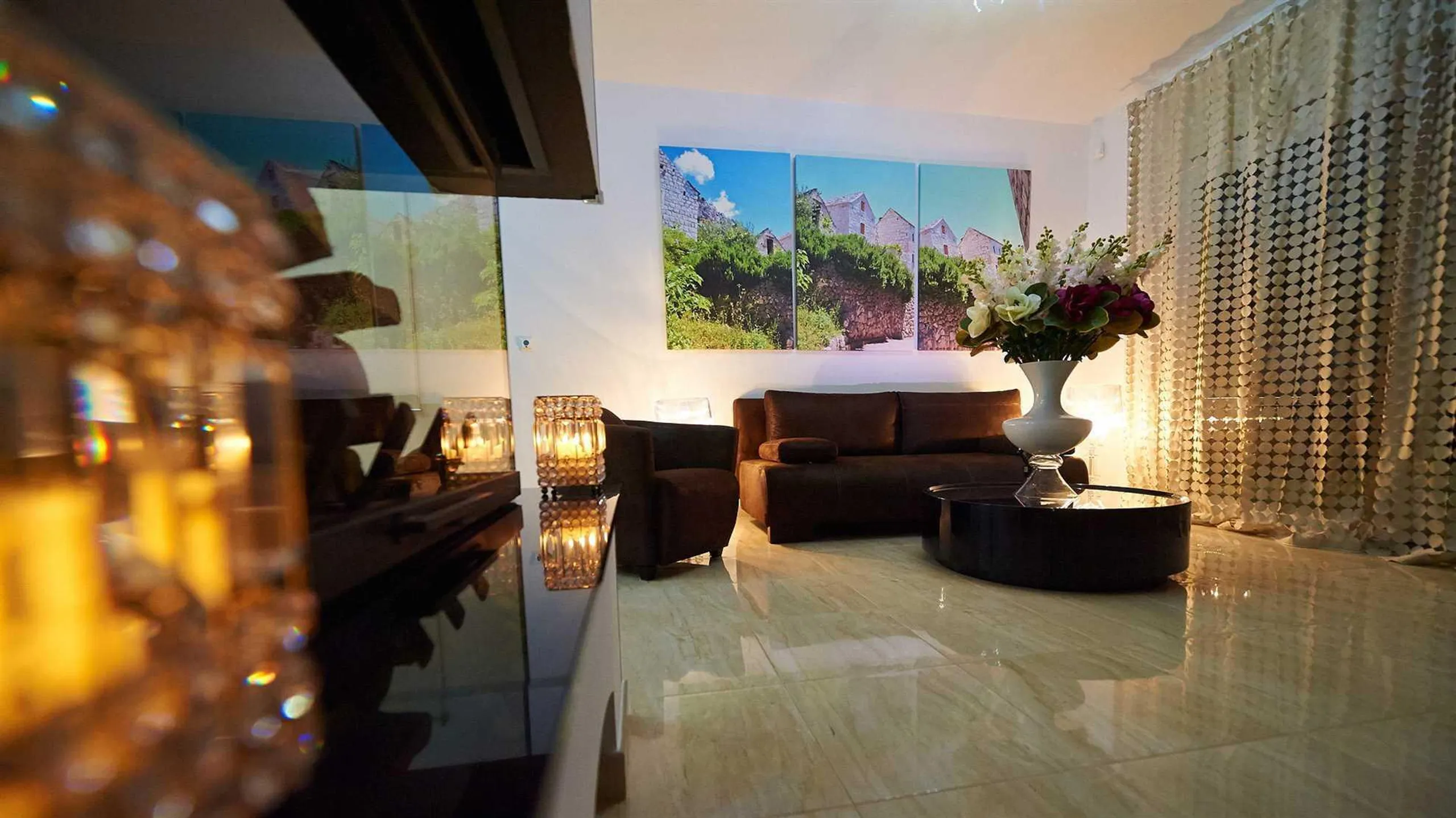 Opulent Villa with Infinity Pool, Saunas, Gym and Panoramic Sea Views — photograph 12