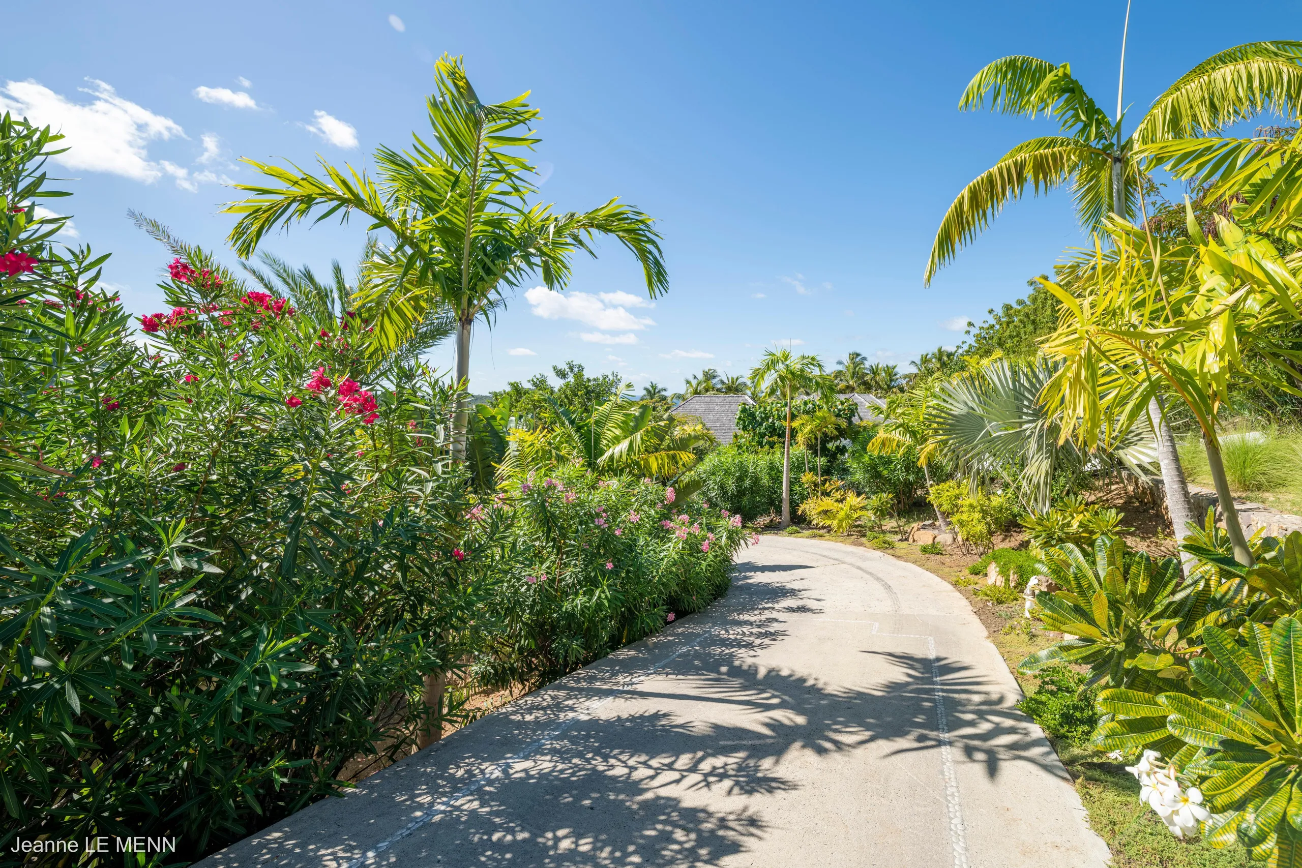 Superb Seaside Villa with Private Pool and Stunning Ocean Views — photograph 4