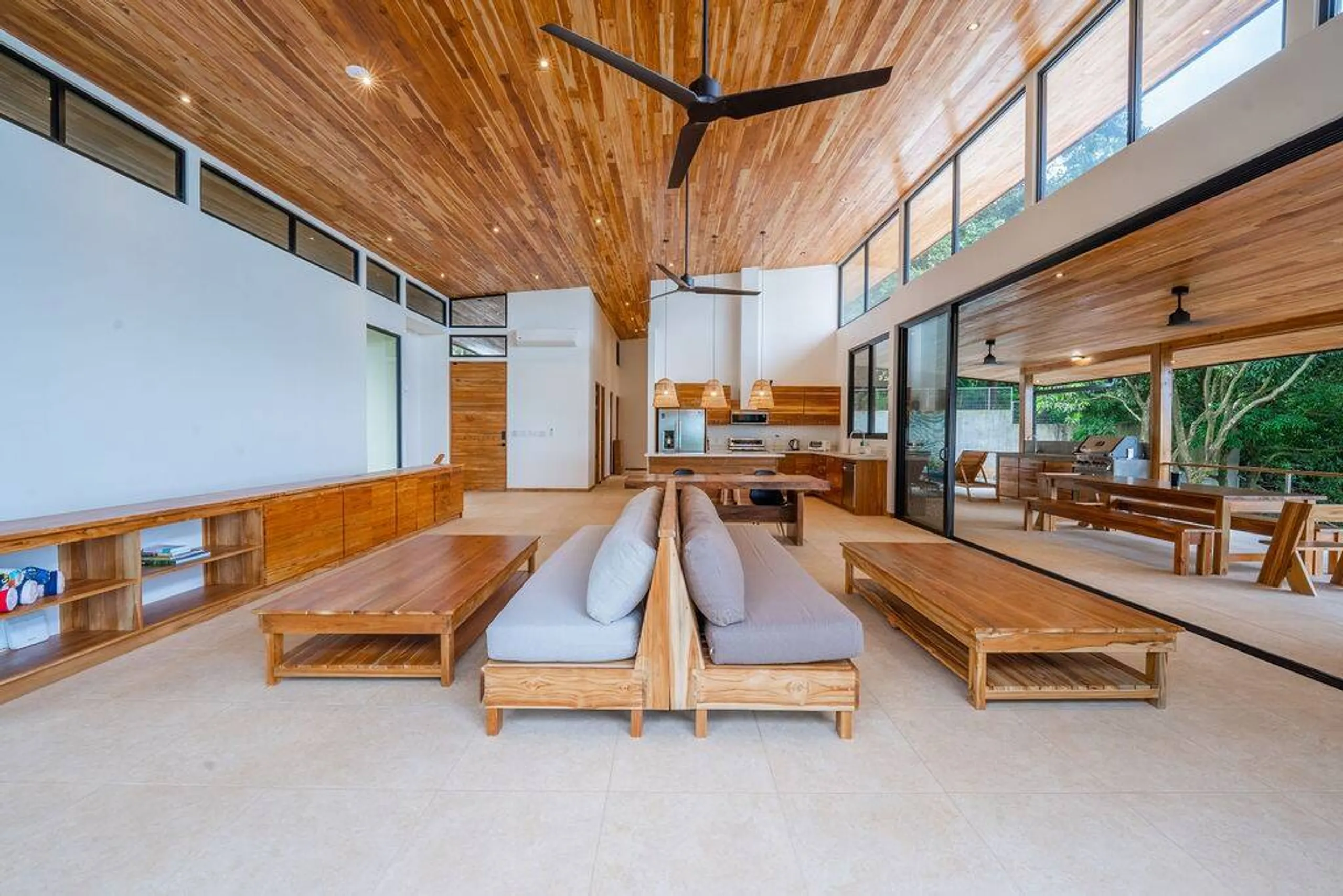 Breathtaking Las Huacas Villa with Ocean Views — photograph 4