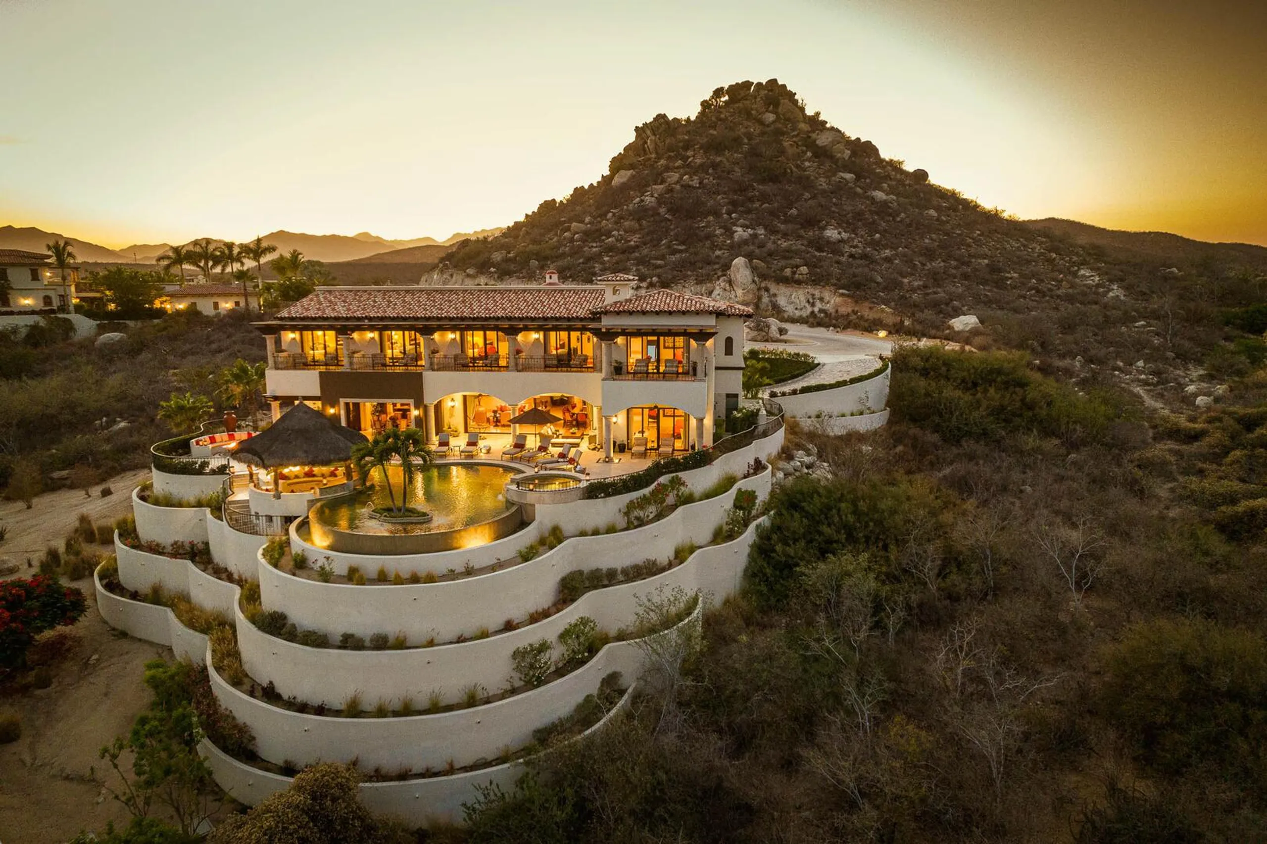 Regal Resort-Style Estate in Puerto Los Cabos with Private Pool and Panoramic Ocean Views — photograph 4
