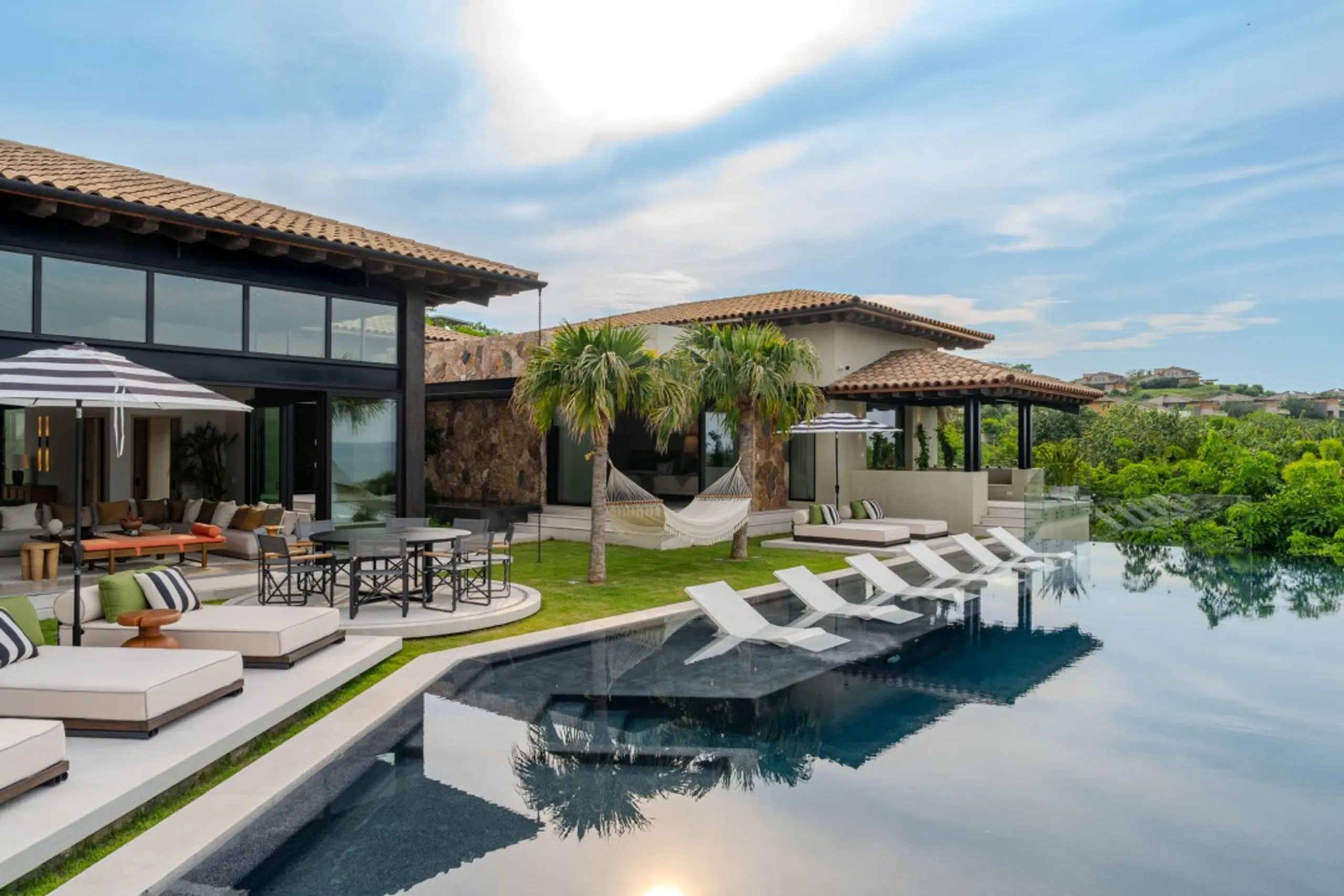 Spacious Punta Mita Villa with Beach Access & Panoramic Views — photograph 2