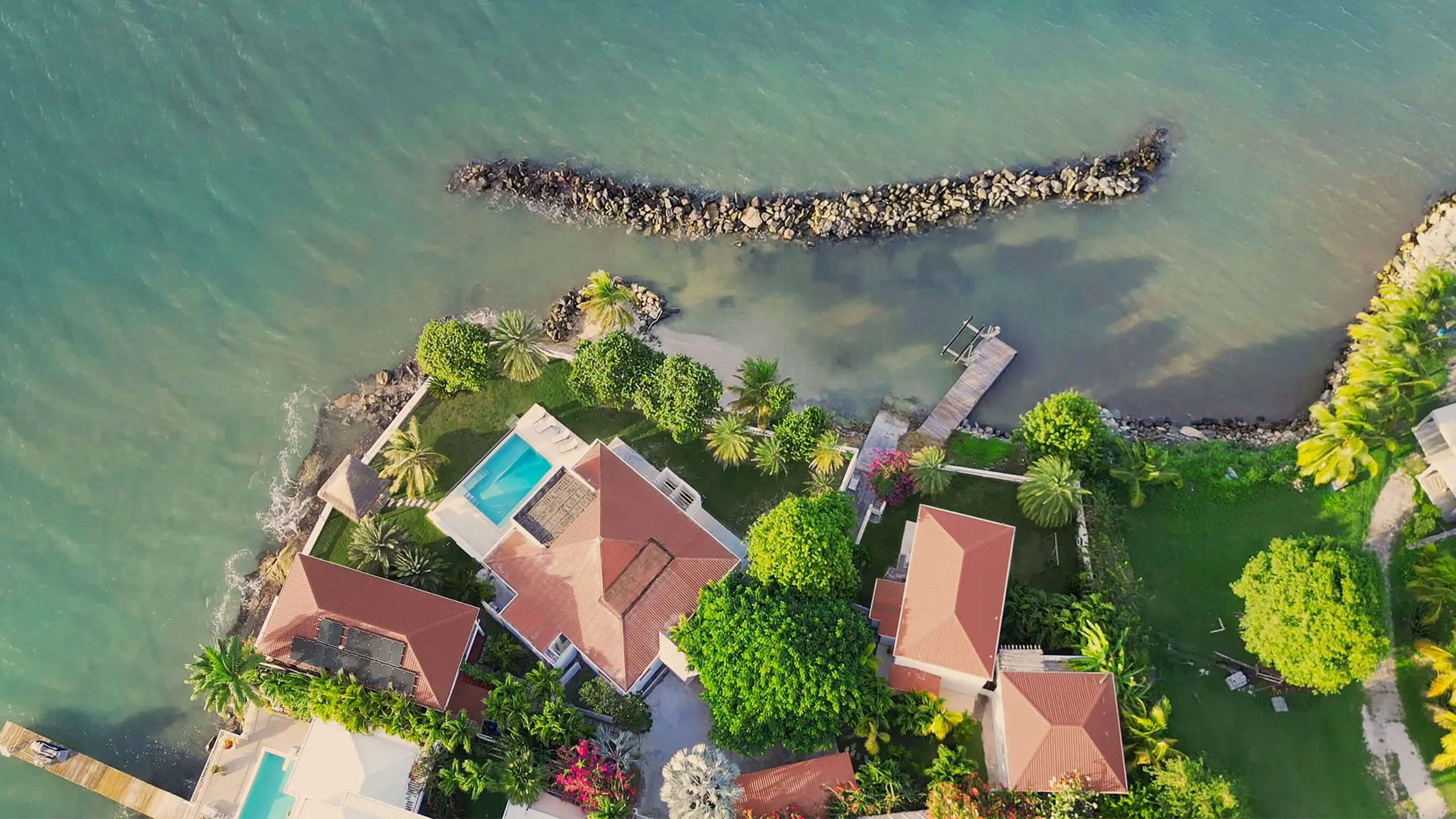 Waterfront Luxury Villa with Private Infinity Pool, Private Dock and Sea Access — photograph 5