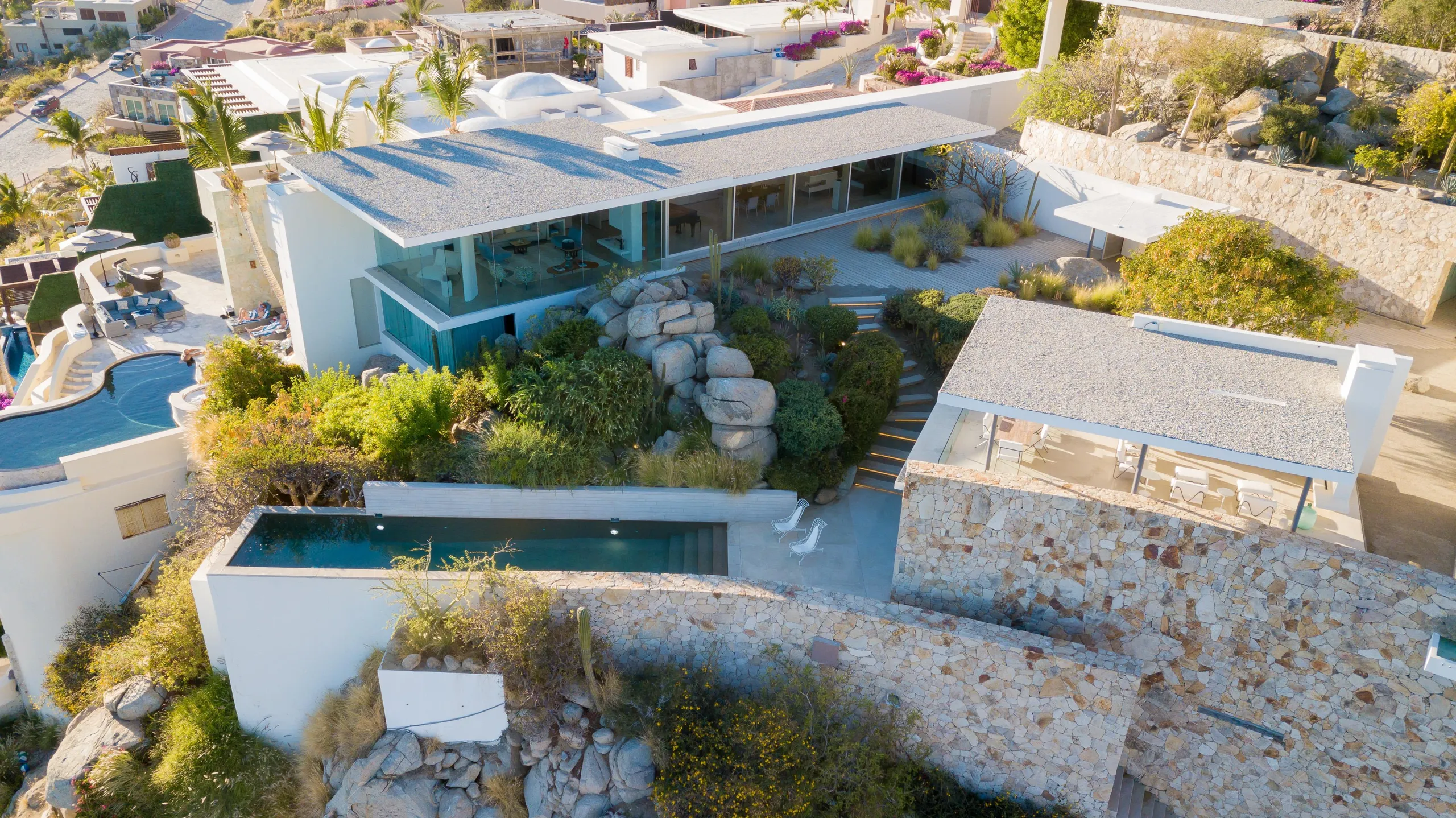 Modern Architectural Masterpiece Estate with Private Pool and Panoramic Ocean Views — photograph 8