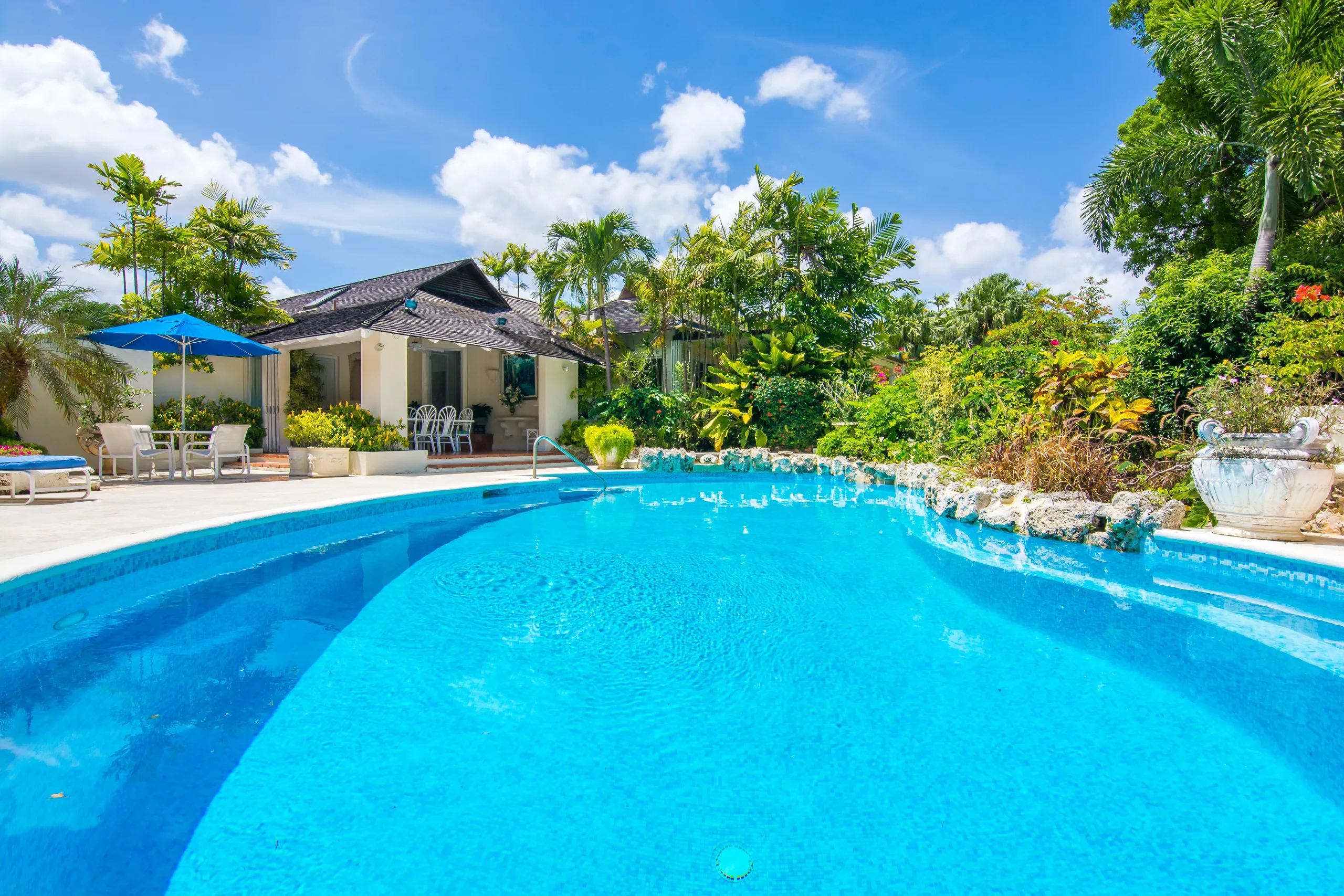 Sandy Lane's Lush and Tropic Villa with Access to a World Class Beach Club and more, St. James